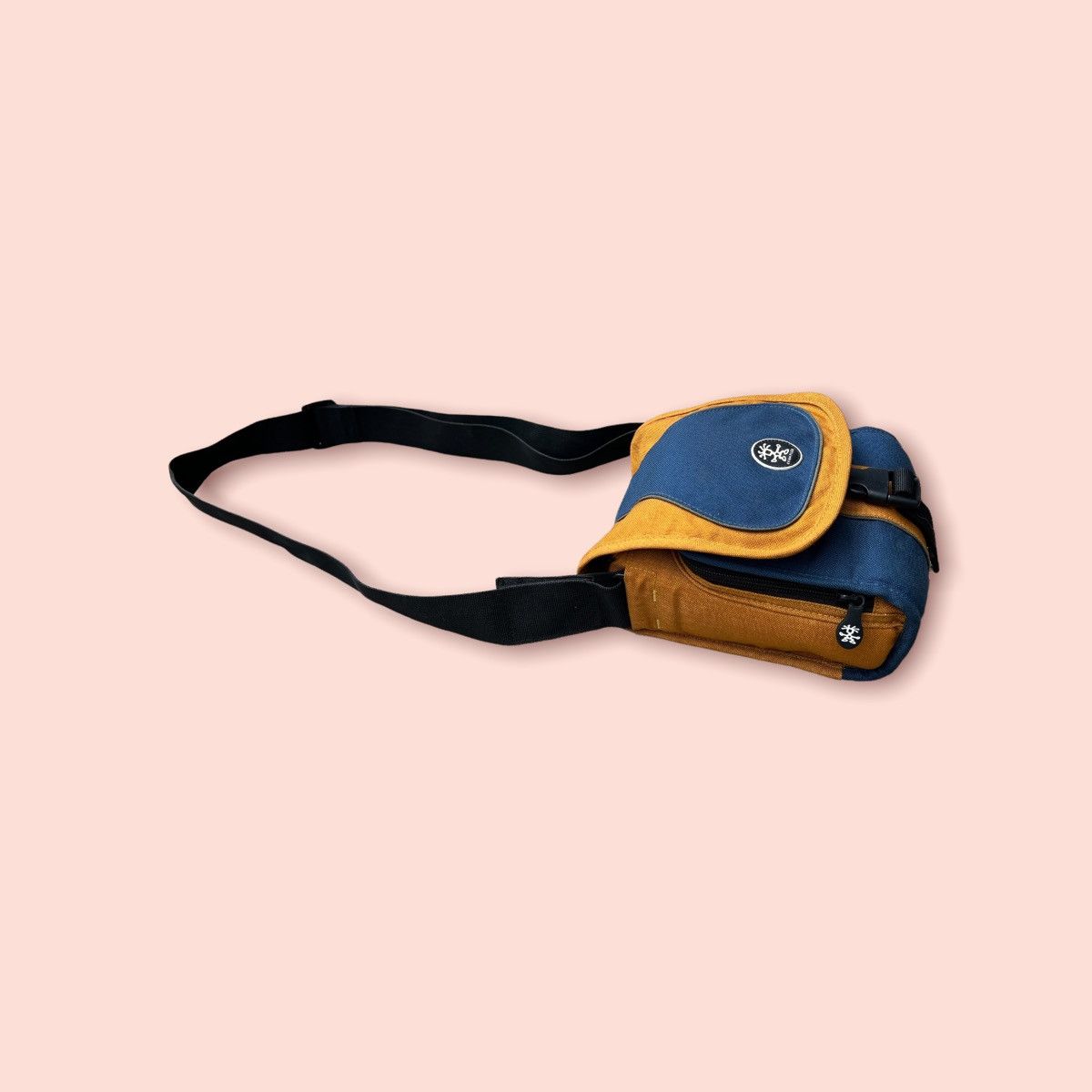 Crumpler VINTAGE CRUMPLER 2 WAY (CROSSBODY/WAIST) CAMERA UTILITY BAG Size ONE SIZE - 7 Thumbnail