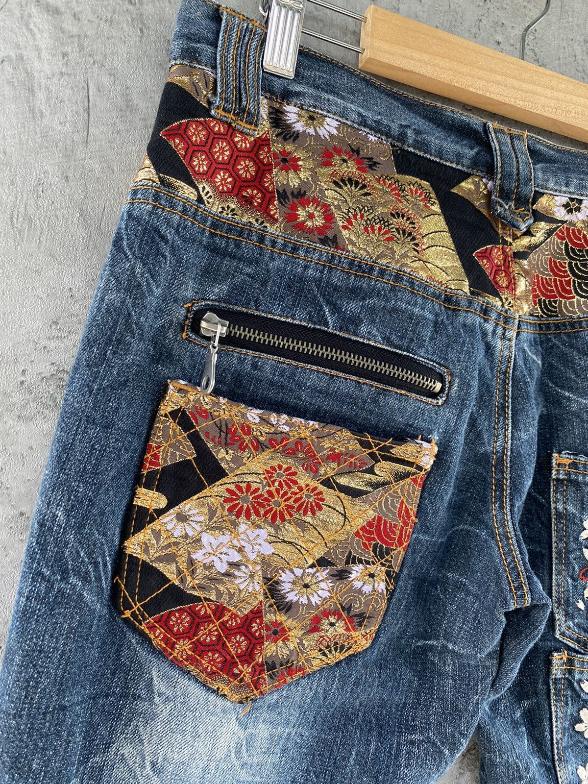 Japanese Brand × Vintage Karakuri Japan Embroidery Sukajan Multi Pocket Denim Pants Size US 30 / EU 46 - 6 Thumbnail