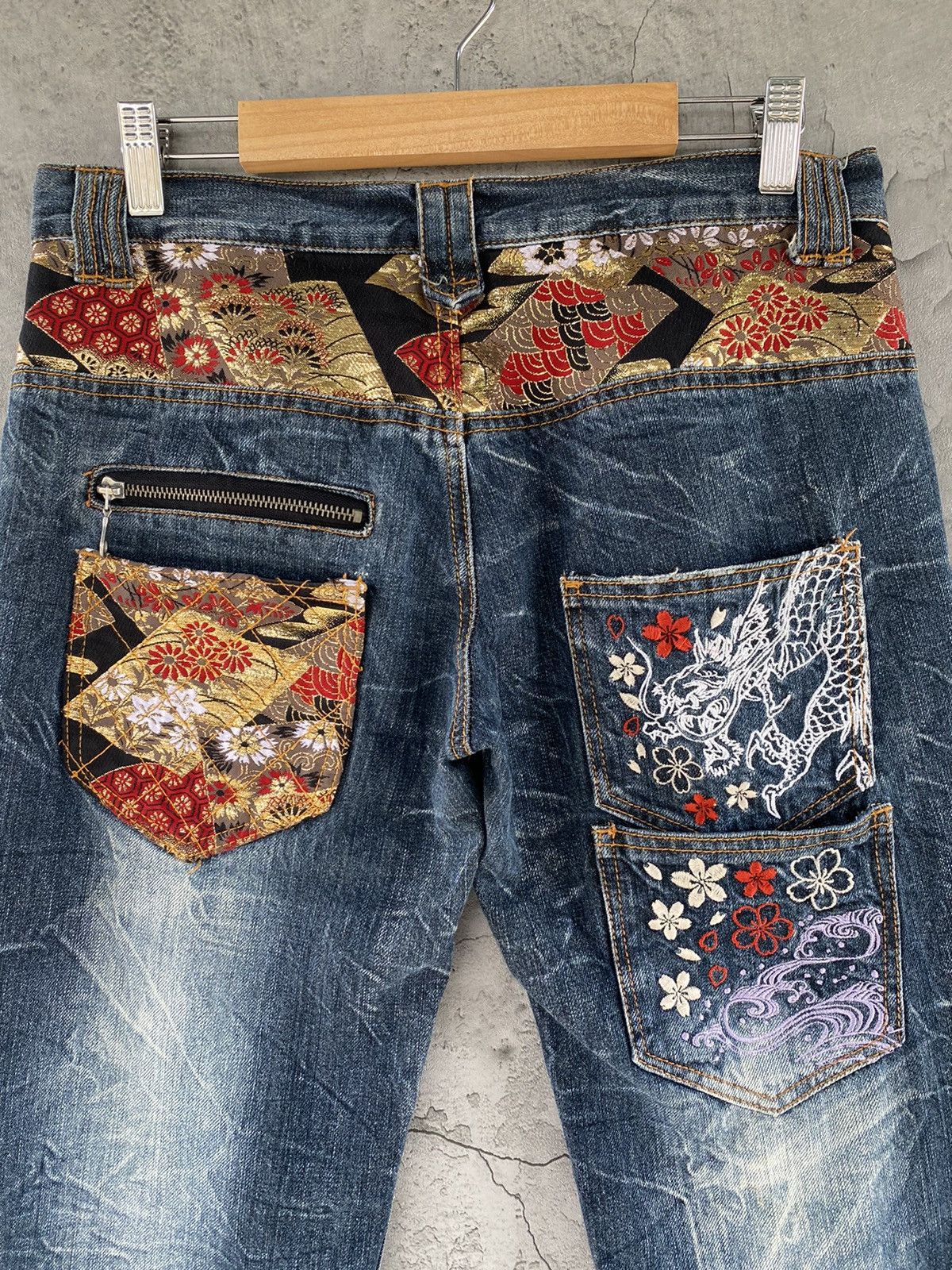 Japanese Brand × Vintage Karakuri Japan Embroidery Sukajan Multi Pocket Denim Pants Size US 30 / EU 46 - 4 Thumbnail