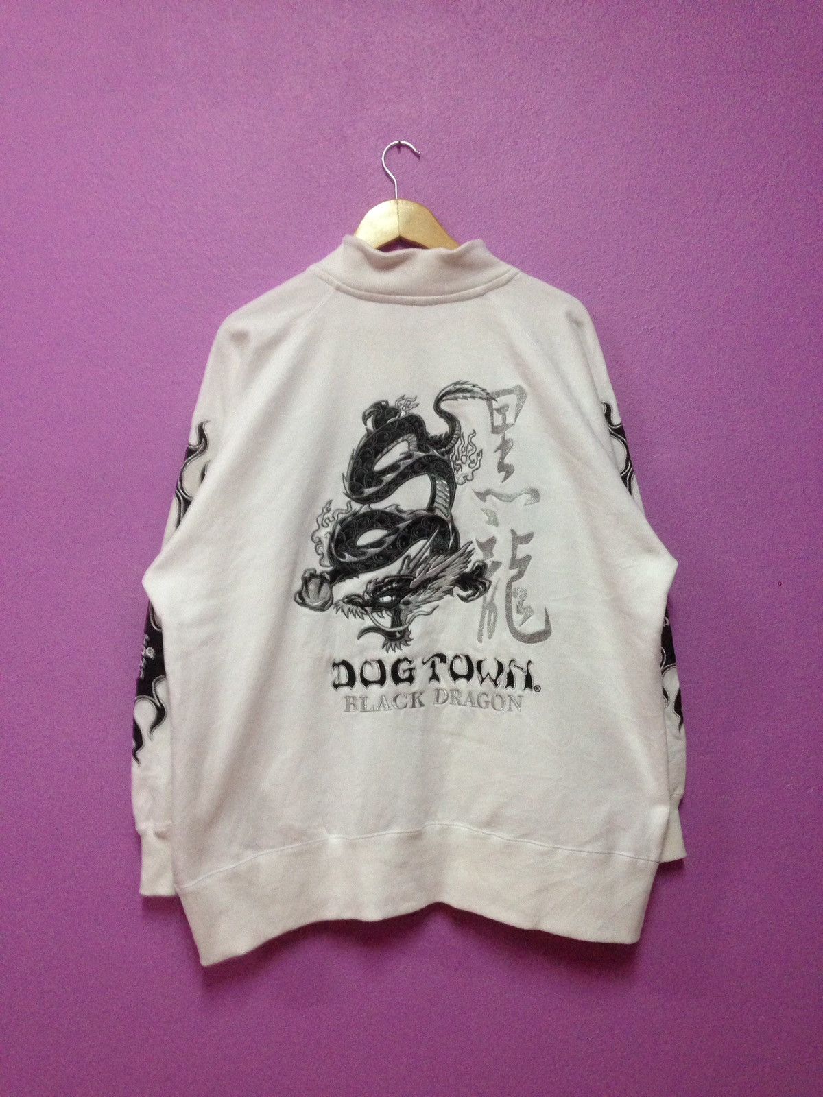 Dogtown Vintage 90's Dog Town Black Dragon Sweatshirts Size X Large Size US XL / EU 56 / 4 - 1 Thumbnail