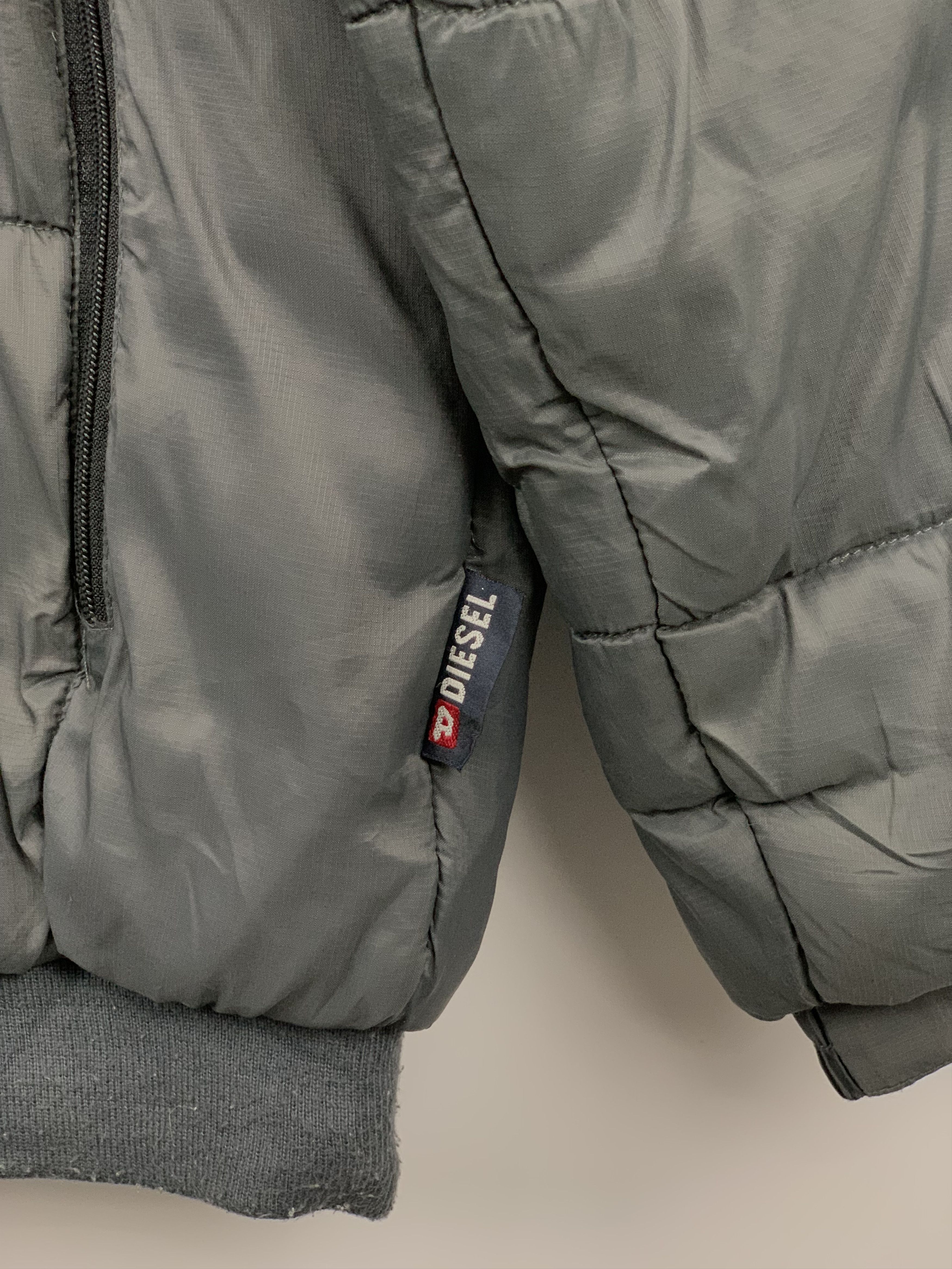 Designer Vintage Diesel Bomber Puffer Jacket J0913 Size US XL / EU 56 / 4 - 7 Thumbnail