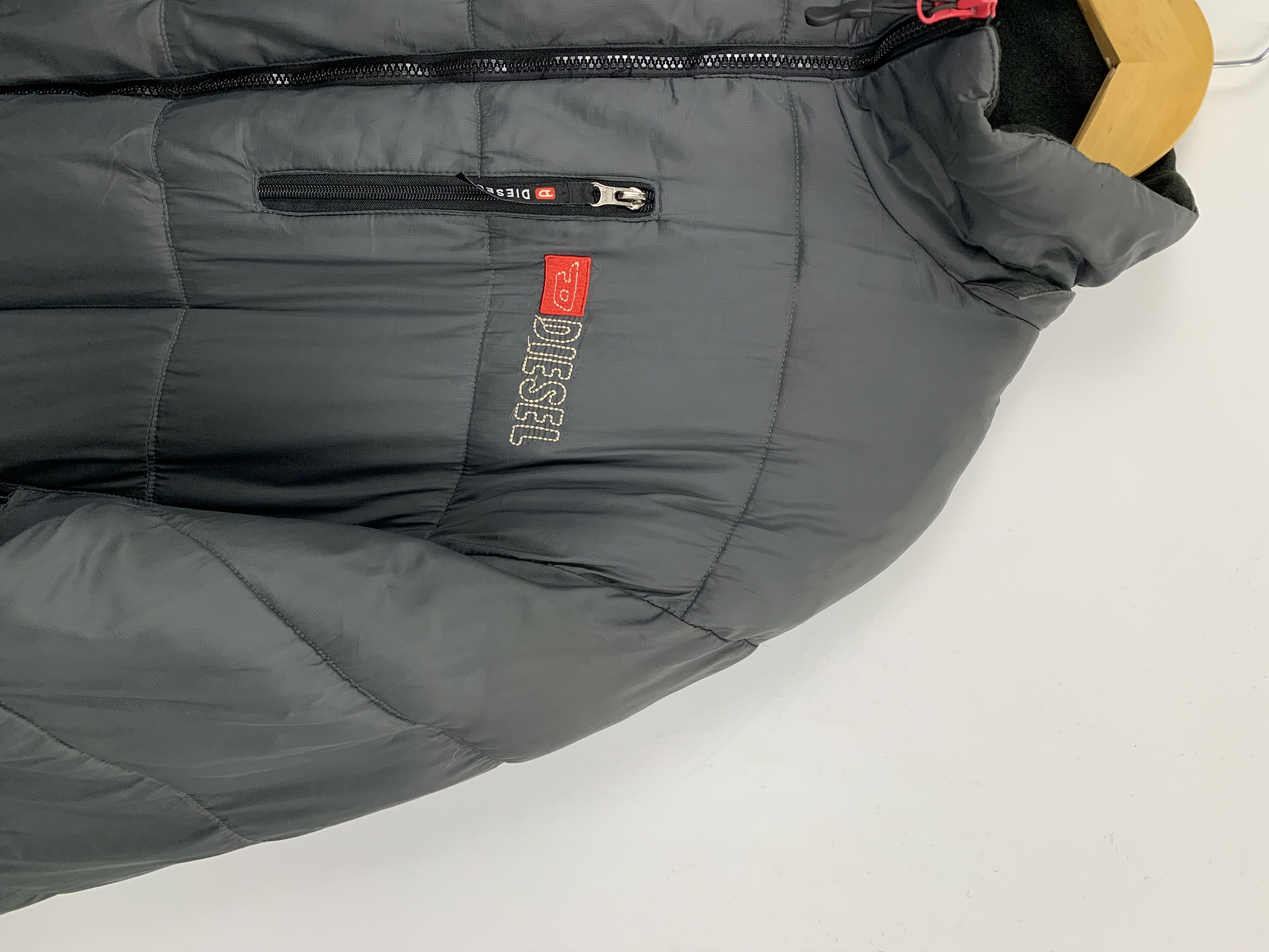 Designer Vintage Diesel Bomber Puffer Jacket J0913 Size US XL / EU 56 / 4 - 8 Thumbnail