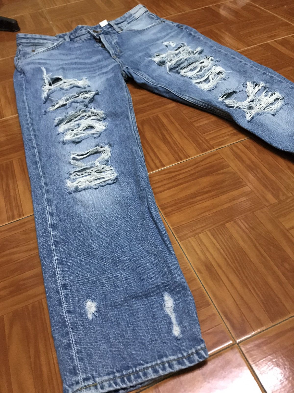 Japanese Brand “Light Blue Distressed Ripped Jeans – Casual Denim Pants” Size US 32 / EU 48 - 2 Thumbnail