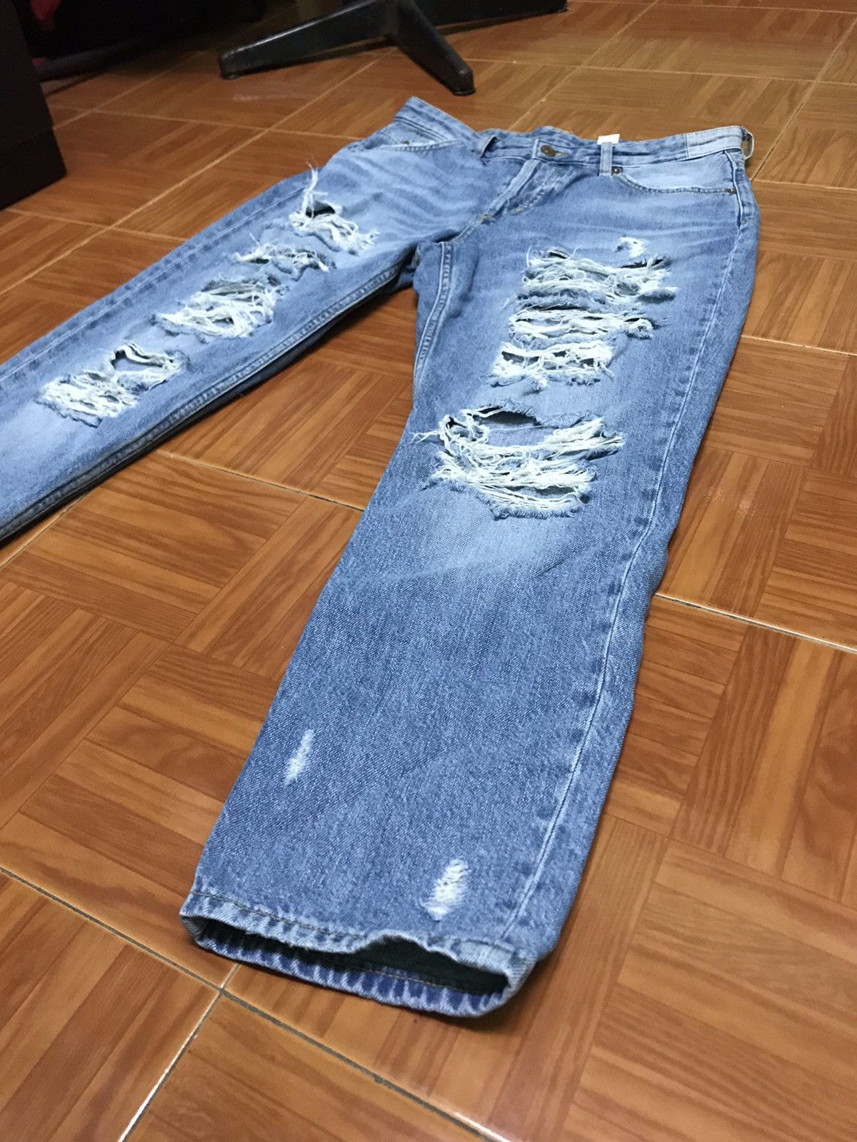 Japanese Brand “Light Blue Distressed Ripped Jeans – Casual Denim Pants” Size US 32 / EU 48 - 3 Thumbnail