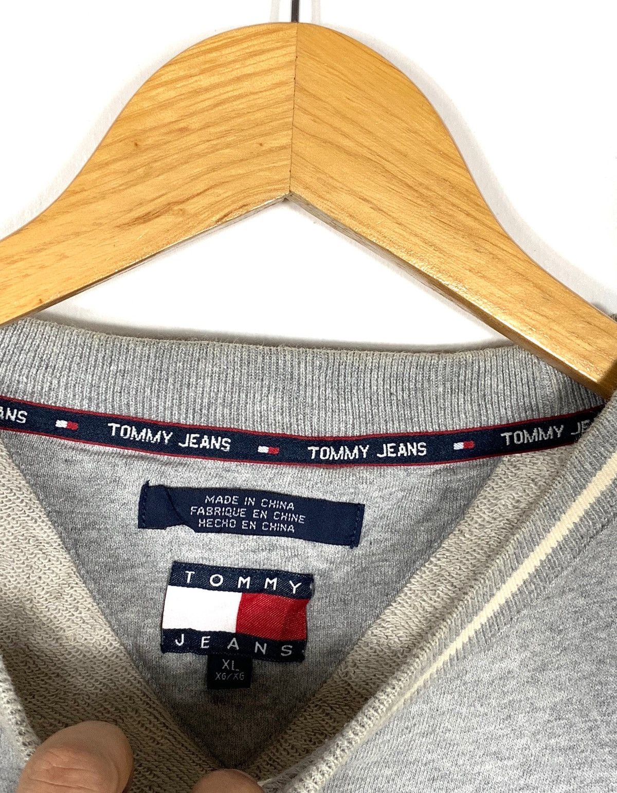 Tommy Hilfiger × Vintage Rare Vintage Tommy Jeans Sweatshirt Jumper Pullover Size US L / EU 52-54 / 3 - 2 Thumbnail