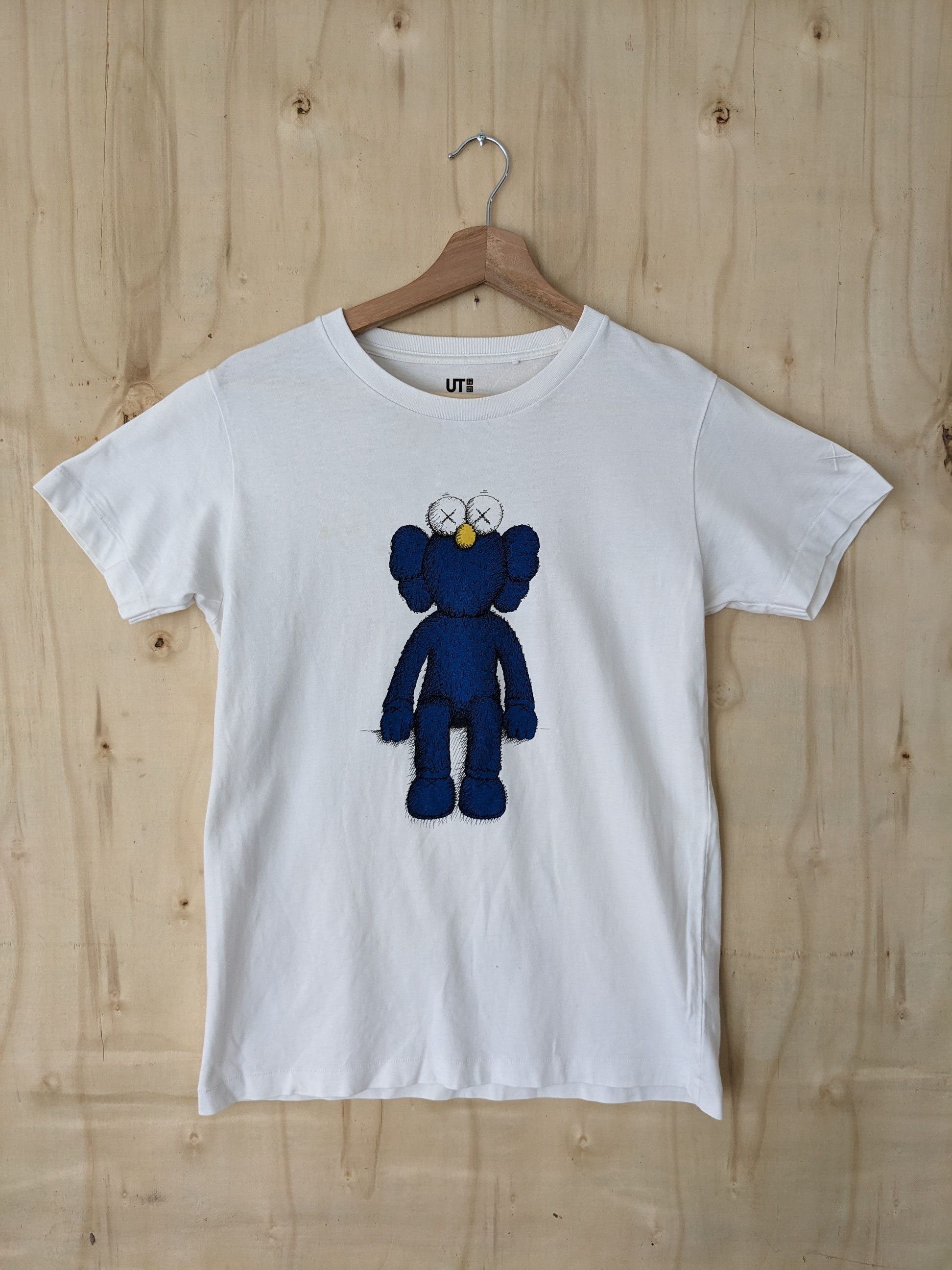 Kaws × Uniqlo Uniqlo X Kaws Tee Size S / US 4 / IT 40 - 1 Thumbnail