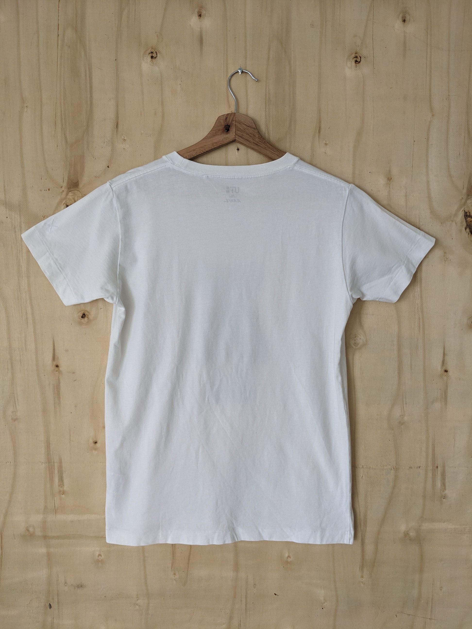 Kaws × Uniqlo Uniqlo X Kaws Tee Size S / US 4 / IT 40 - 7 Thumbnail