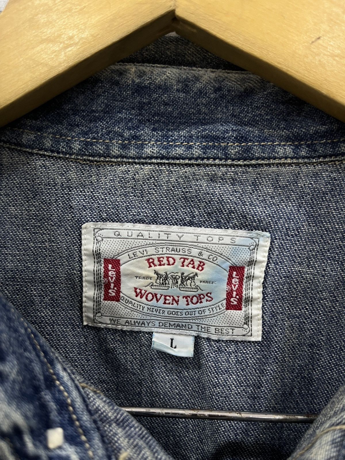 Levi's (Vvv). VINTAGE LEVIS RED TOP WOVEN TOPS DENIM SHIRTS Size US L / EU 52-54 / 3 - 4 Thumbnail