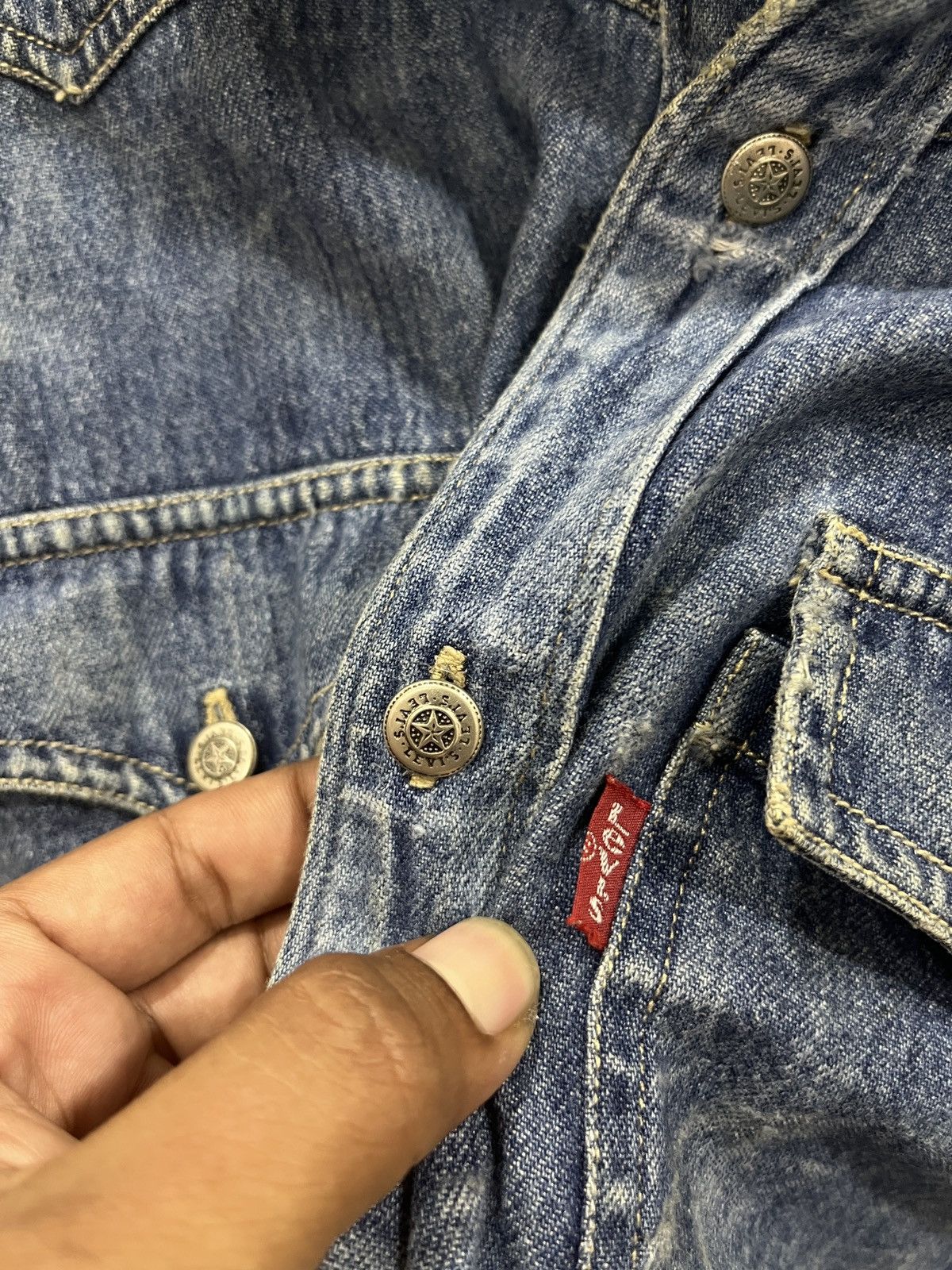 Levi's (Vvv). VINTAGE LEVIS RED TOP WOVEN TOPS DENIM SHIRTS Size US L / EU 52-54 / 3 - 6 Thumbnail