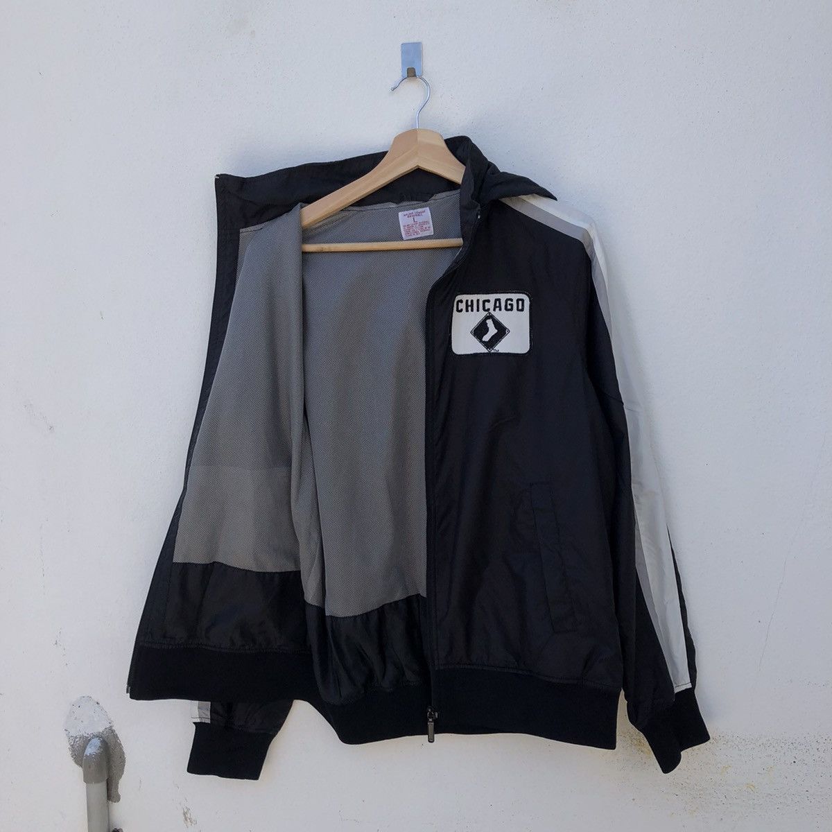 Japanese Brand MLB CHICAGO WHITE SOX BIG LOGO JACKET Size US L / EU 52-54 / 3 - 7 Thumbnail