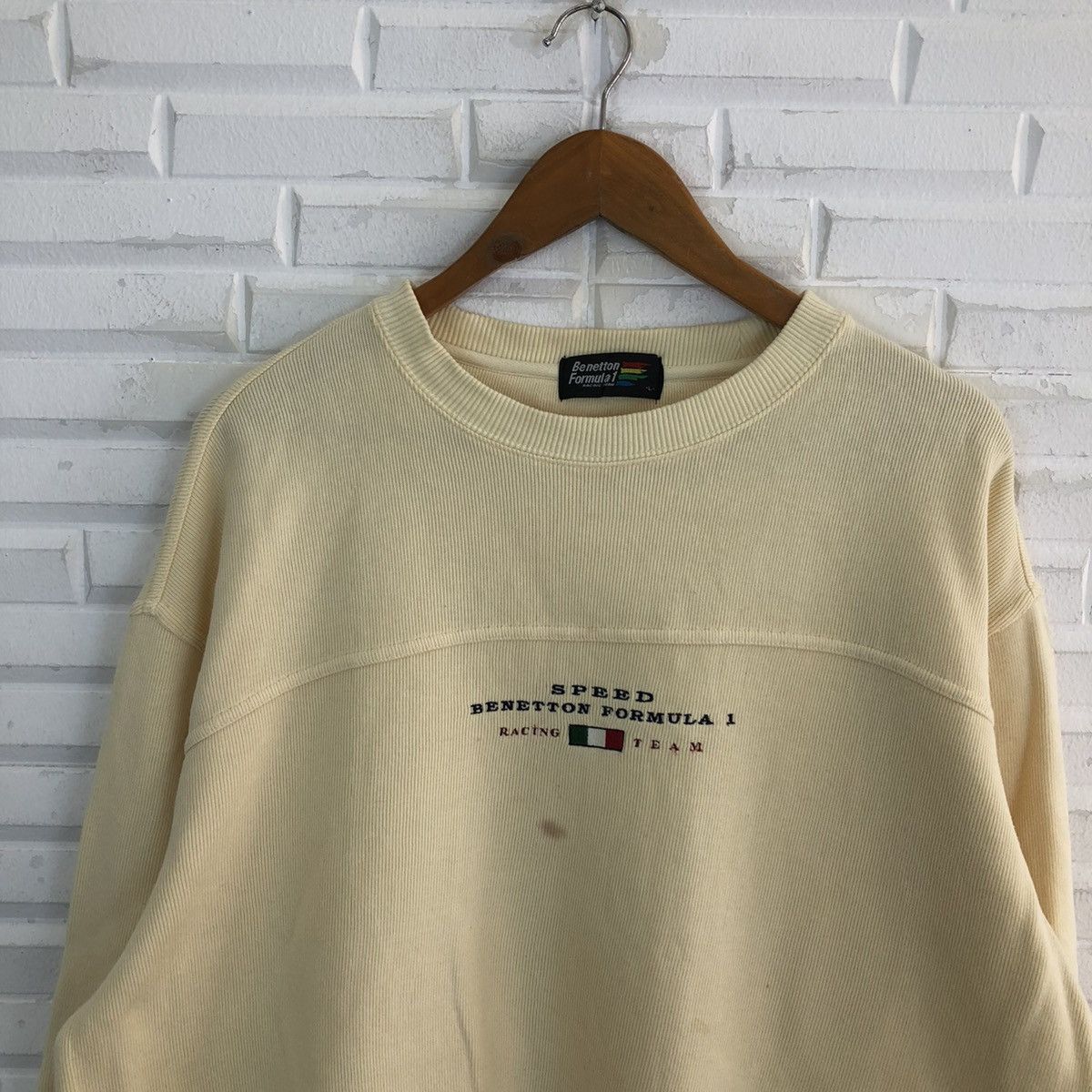 Japanese Brand VINTAGE BENETTON FORMULA 1 RACING TEAM BIG LOGO SWEATSHIRT Size US L / EU 52-54 / 3 - 3 Thumbnail