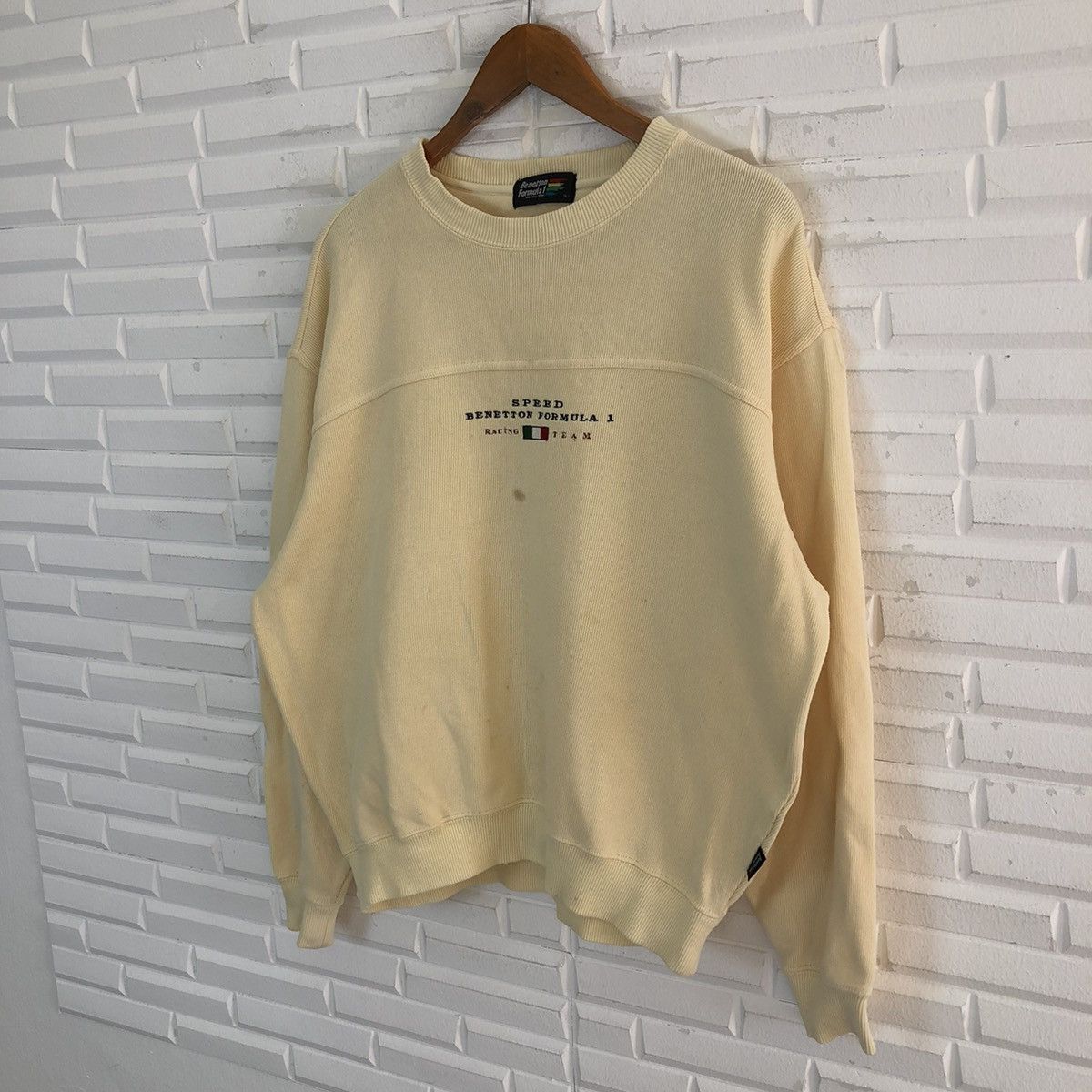 Japanese Brand VINTAGE BENETTON FORMULA 1 RACING TEAM BIG LOGO SWEATSHIRT Size US L / EU 52-54 / 3 - 2 Thumbnail