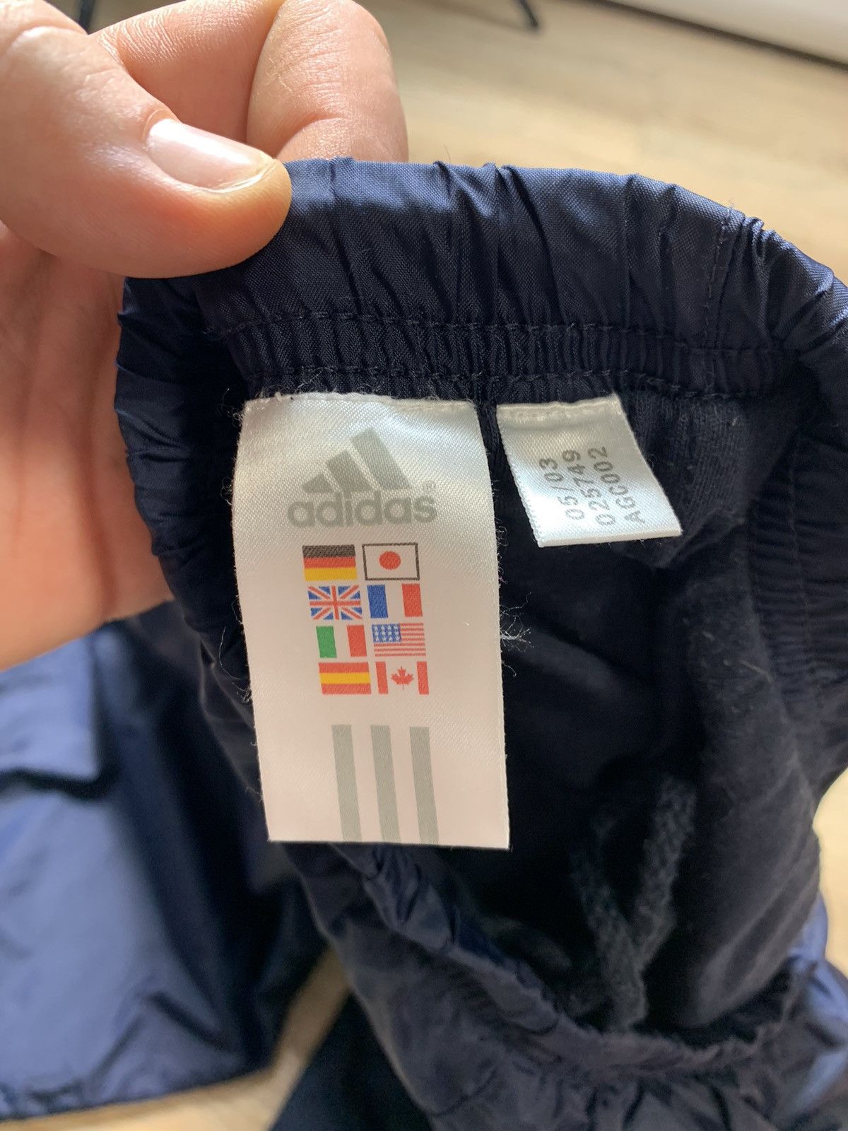 Adidas × Vintage Vintage Y2K Navy Blue Adidas Nylon Trackpants Size US 36 / EU 52 - 11 Thumbnail