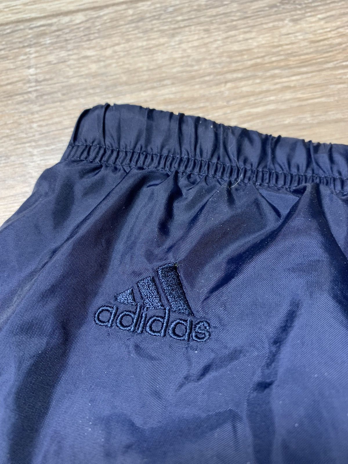 Adidas × Vintage Vintage Y2K Navy Blue Adidas Nylon Trackpants Size US 36 / EU 52 - 18 Thumbnail