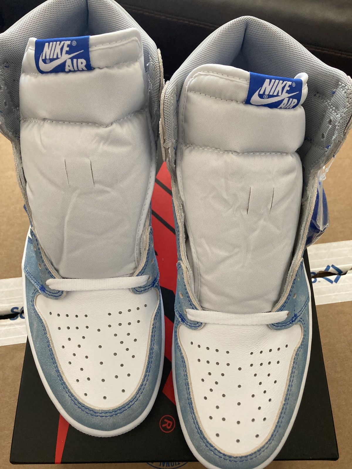 Jordan Brand × Nike Air Jordan 1 Hyper Royal Size 11 Size US 11 / EU 44 - 14 Thumbnail