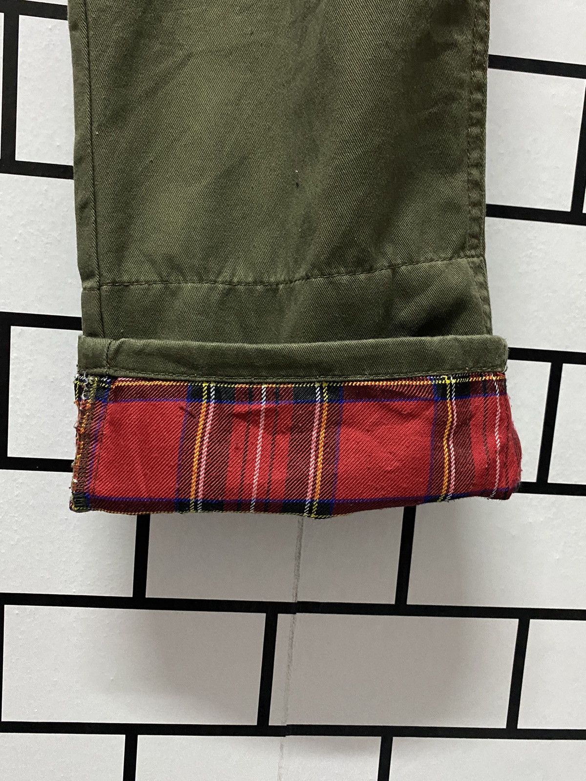 Japanese Brand Japanese Brand Cargo Pants Multi Pocket Tartans Lining Size US 32 / EU 48 - 4 Thumbnail
