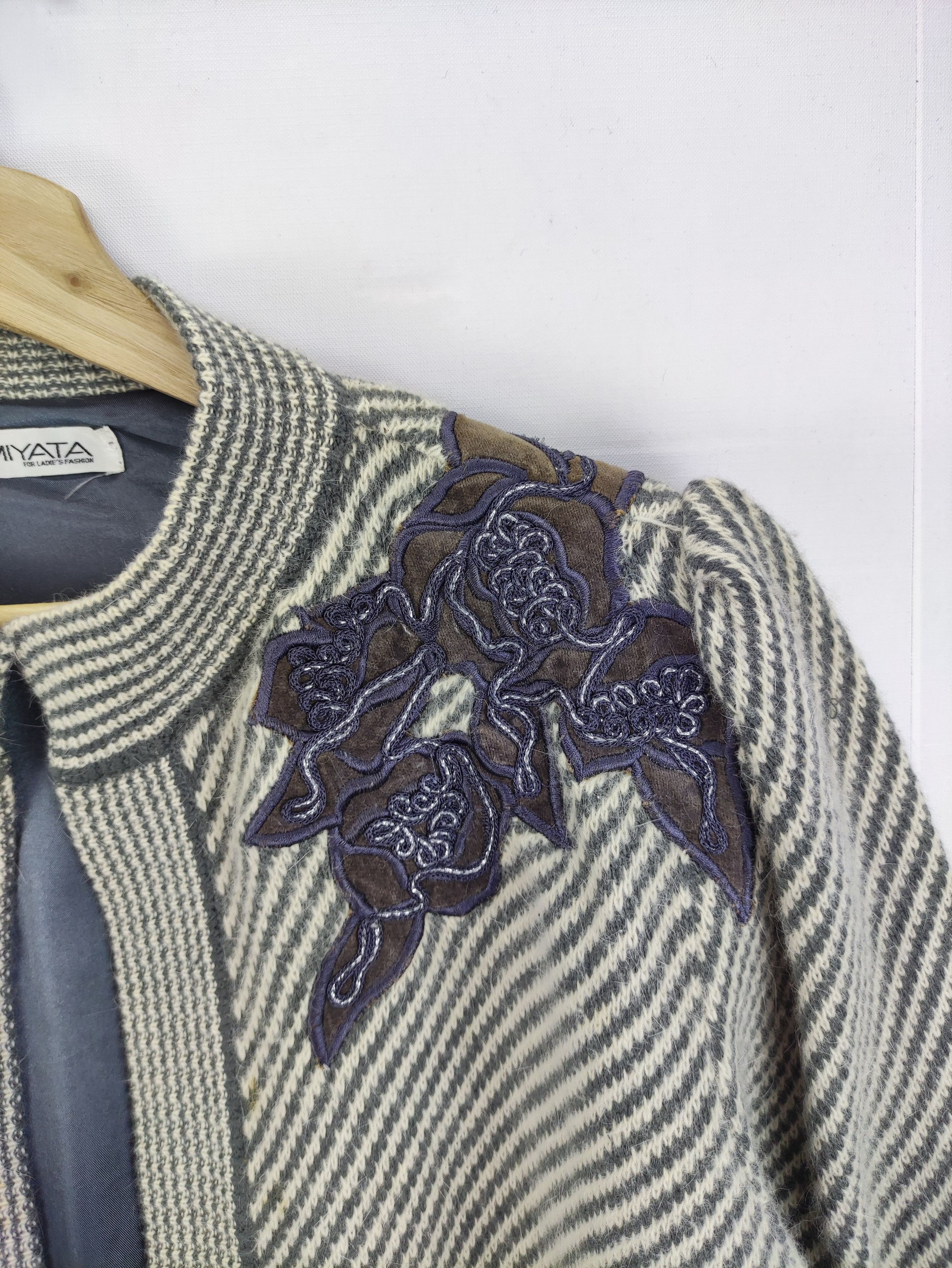 Japanese Brand Vintage Cardigan Jacket Flower Embroidered By Miyata Size M / US 6-8 / IT 42-44 - 3 Thumbnail