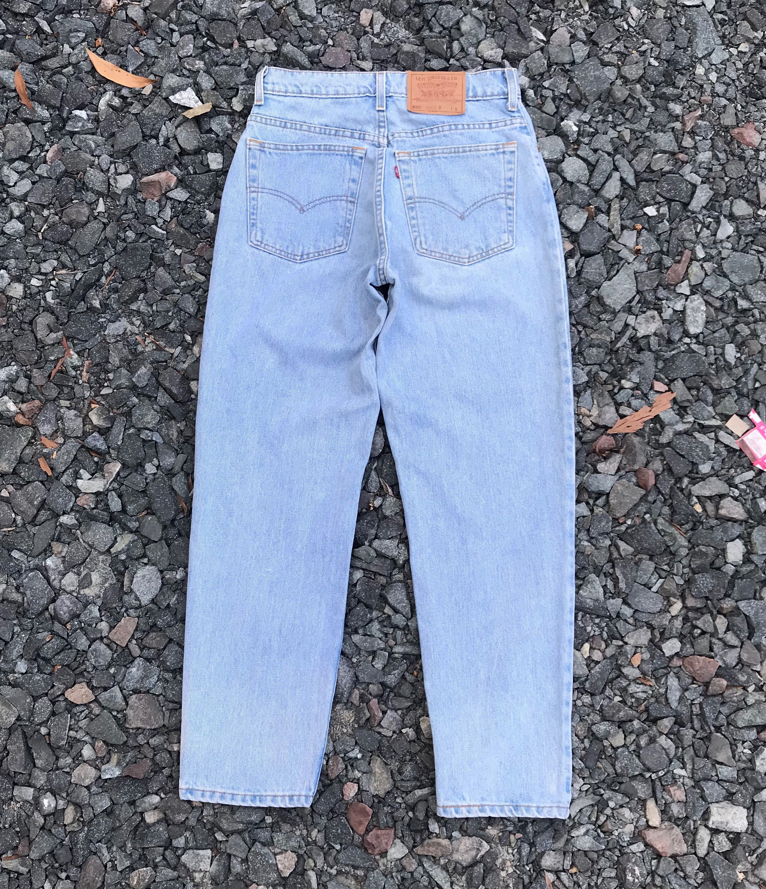 Levi's × Vintage Vintage Levis 550 relaxed fix tapered leg faded lightwash Size US 29 - 6 Thumbnail