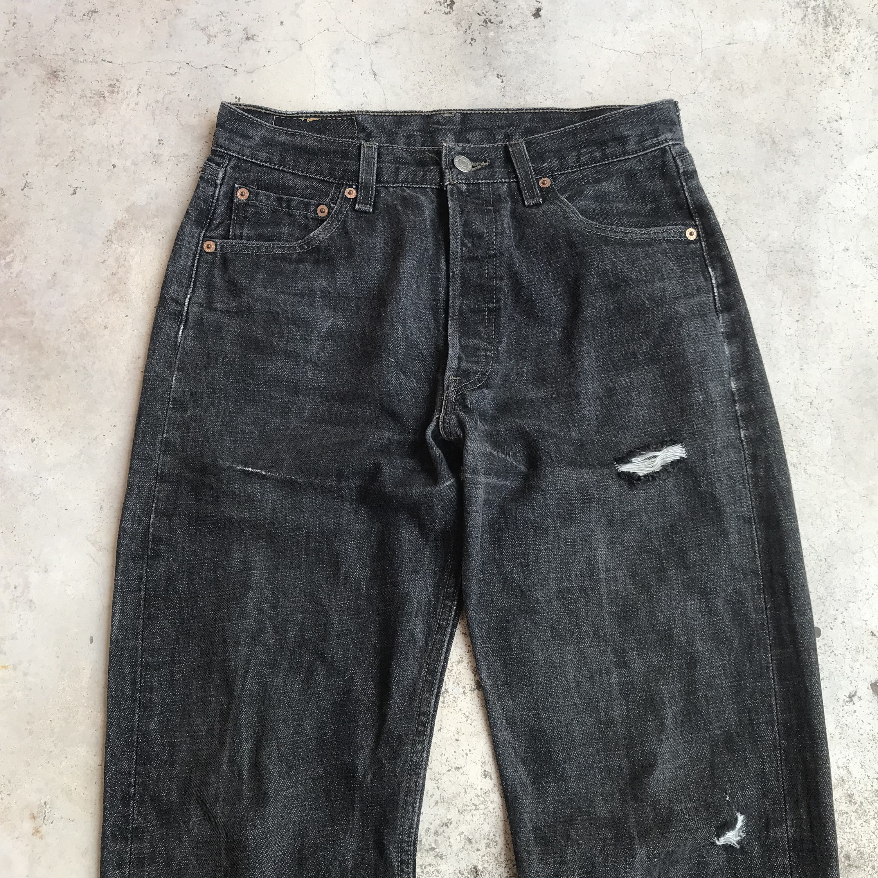 Levi's Vintage Levis 501 tiger-claw ripped faded black distressed Size US 29 - 6 Thumbnail