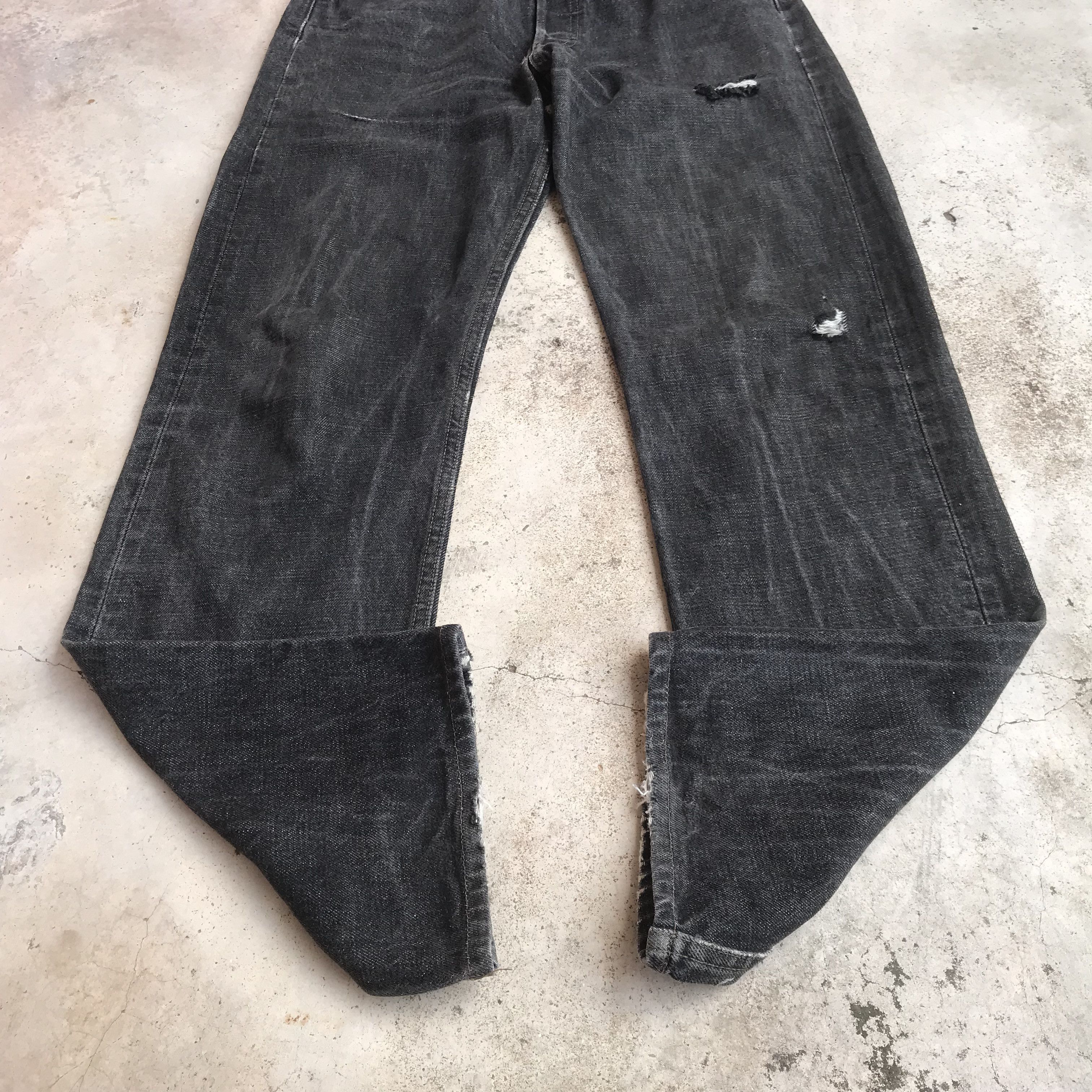 Levi's Vintage Levis 501 tiger-claw ripped faded black distressed Size US 29 - 7 Thumbnail