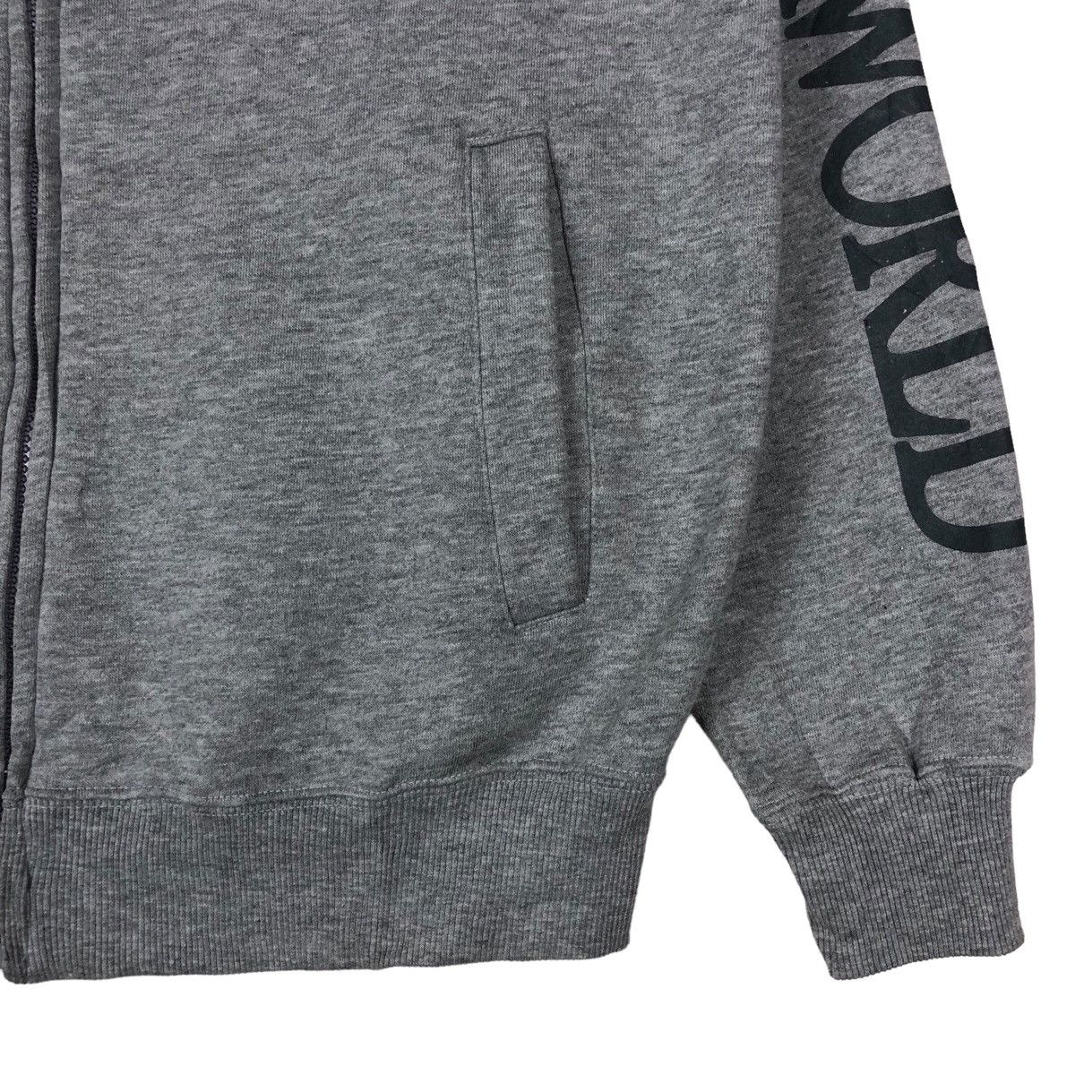 Santa Cruz Skateboards Vintage Y2K Santa World Sleeve Spellout Zip Up Sweatshirt Size US M / EU 48-50 / 2 - 6 Thumbnail