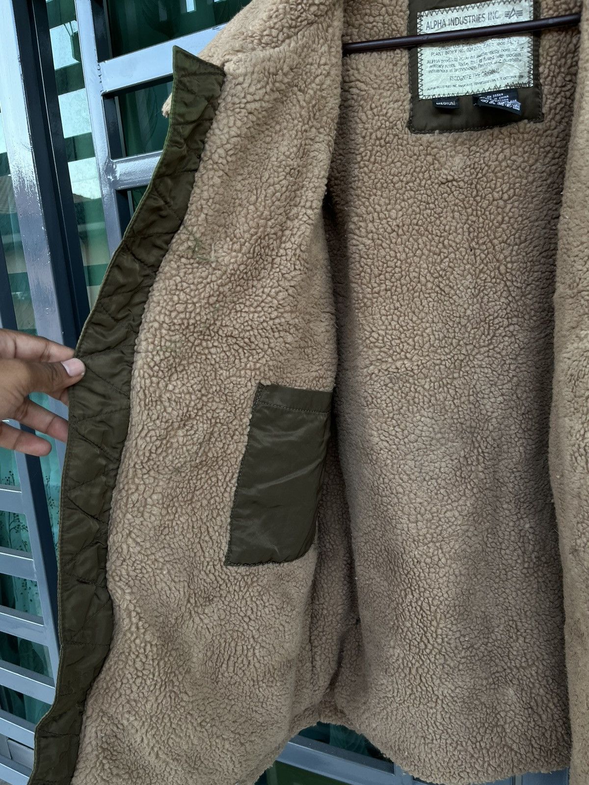 Alpha Industries (A31). ALPHA INDUSTRIES SHERLING JACKET Size US L / EU 52-54 / 3 - 5 Thumbnail