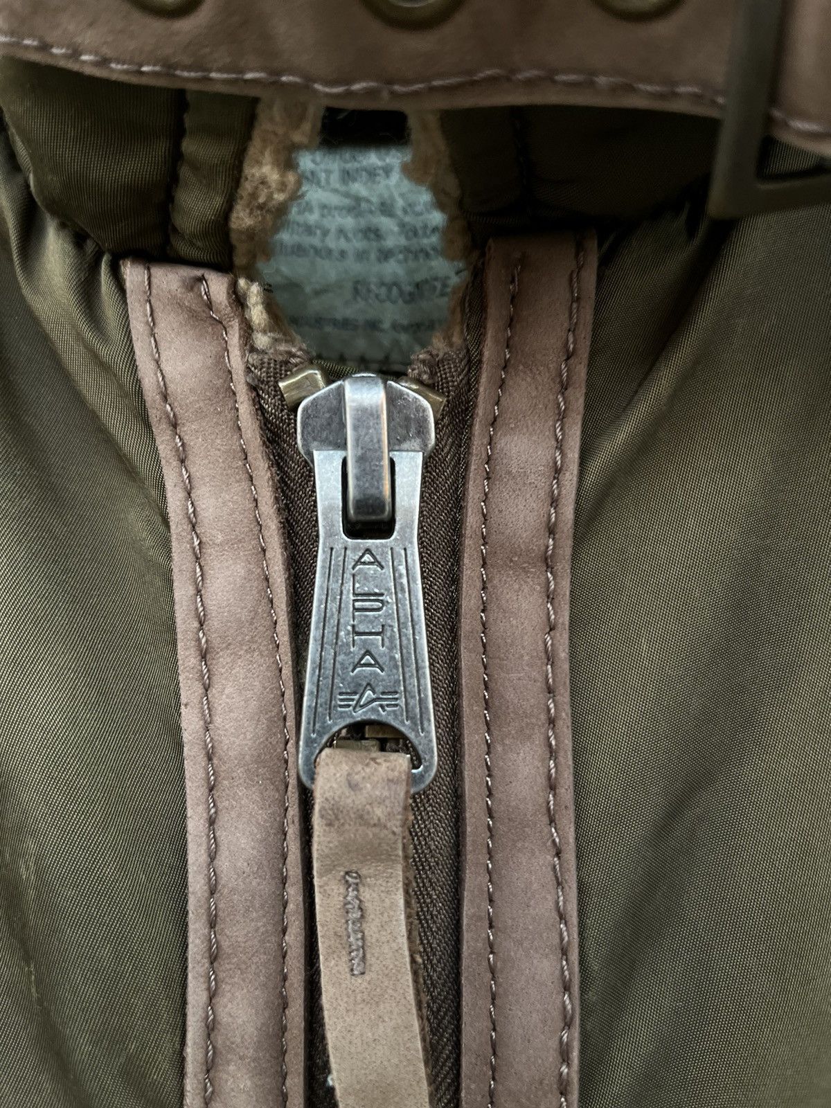 Alpha Industries (A31). ALPHA INDUSTRIES SHERLING JACKET Size US L / EU 52-54 / 3 - 11 Thumbnail