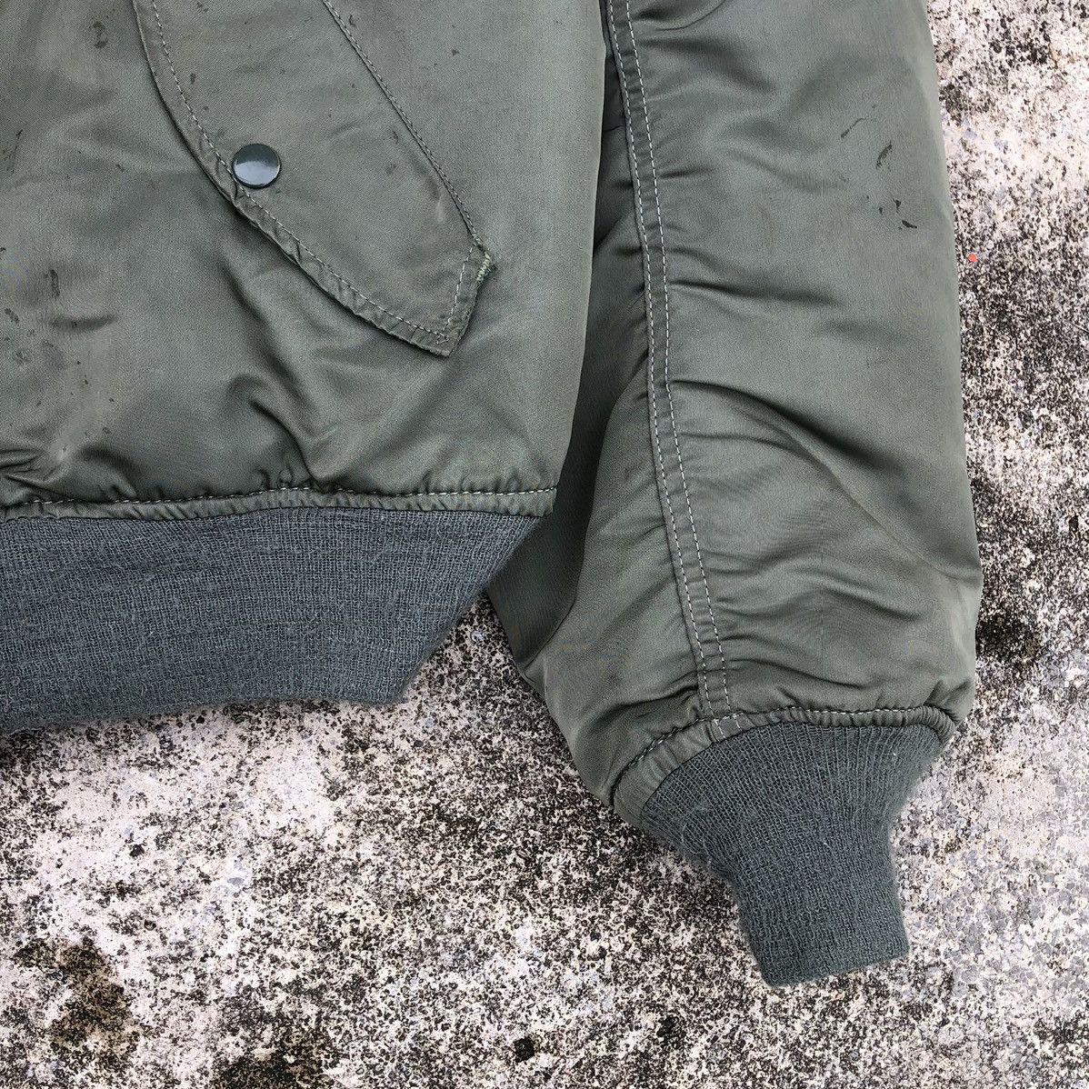 Alpha Industries Vintage Air Force Intermediate Ma-1 Bomber Jacket Size US L / EU 52-54 / 3 - 6 Thumbnail