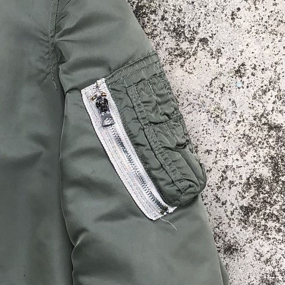 Alpha Industries Vintage Air Force Intermediate Ma-1 Bomber Jacket Size US L / EU 52-54 / 3 - 14 Thumbnail