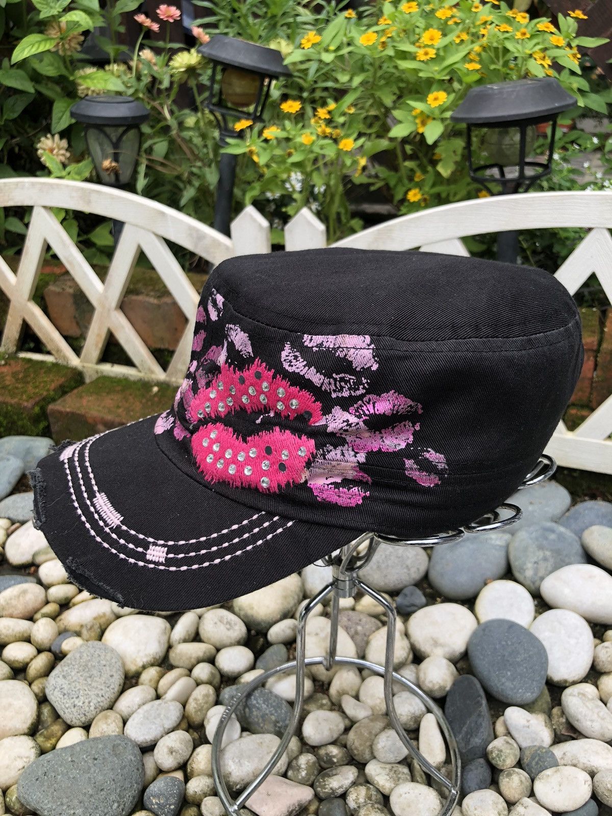 Other AUTHENTIC DISTRESSED EMBROIDERY LIPS MILITARY HAT CAP Size ONE SIZE - 5 Thumbnail