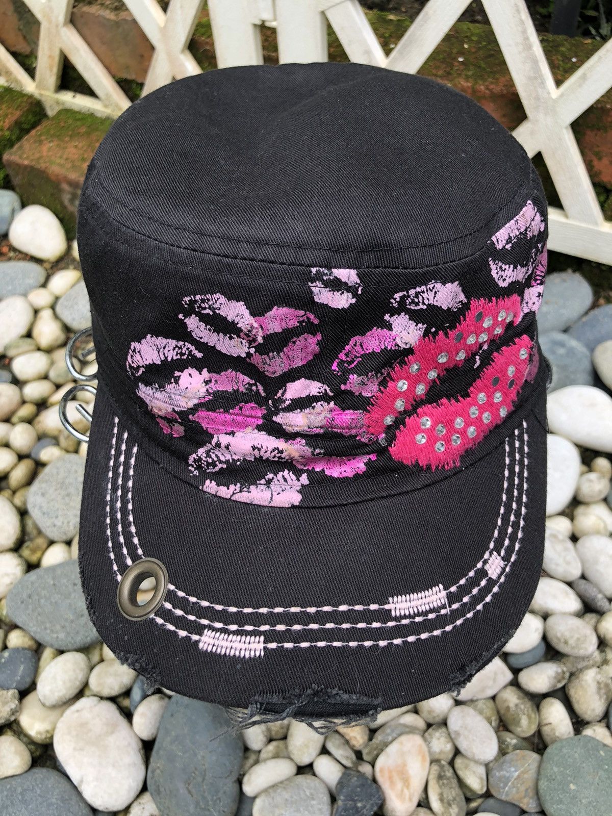 Other AUTHENTIC DISTRESSED EMBROIDERY LIPS MILITARY HAT CAP Size ONE SIZE - 3 Thumbnail