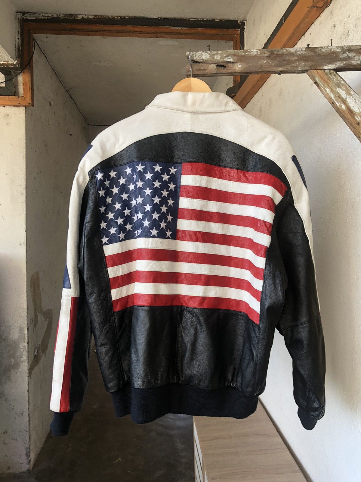 Michael Hoban Rare❗️Vintage Michael Hoban USA Flag Leather Bomber Jackets Size US XL / EU 56 / 4 - 2 Thumbnail