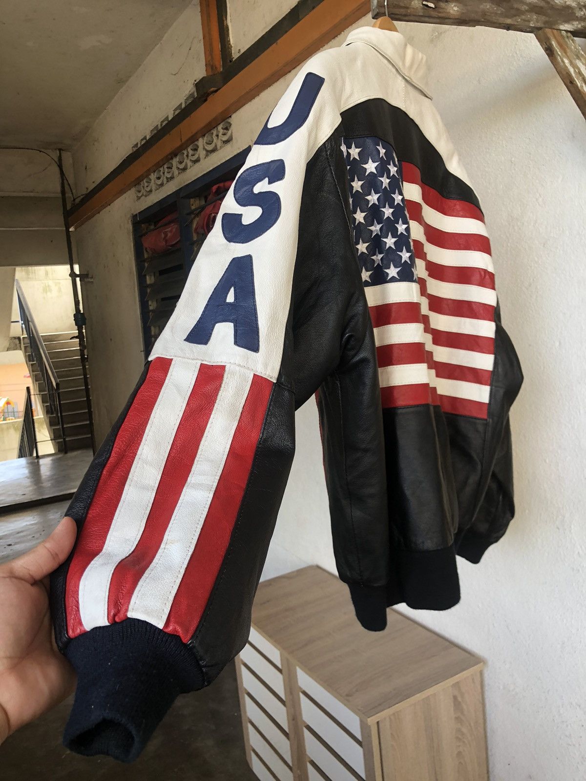 Michael Hoban Rare❗️Vintage Michael Hoban USA Flag Leather Bomber Jackets Size US XL / EU 56 / 4 - 4 Thumbnail