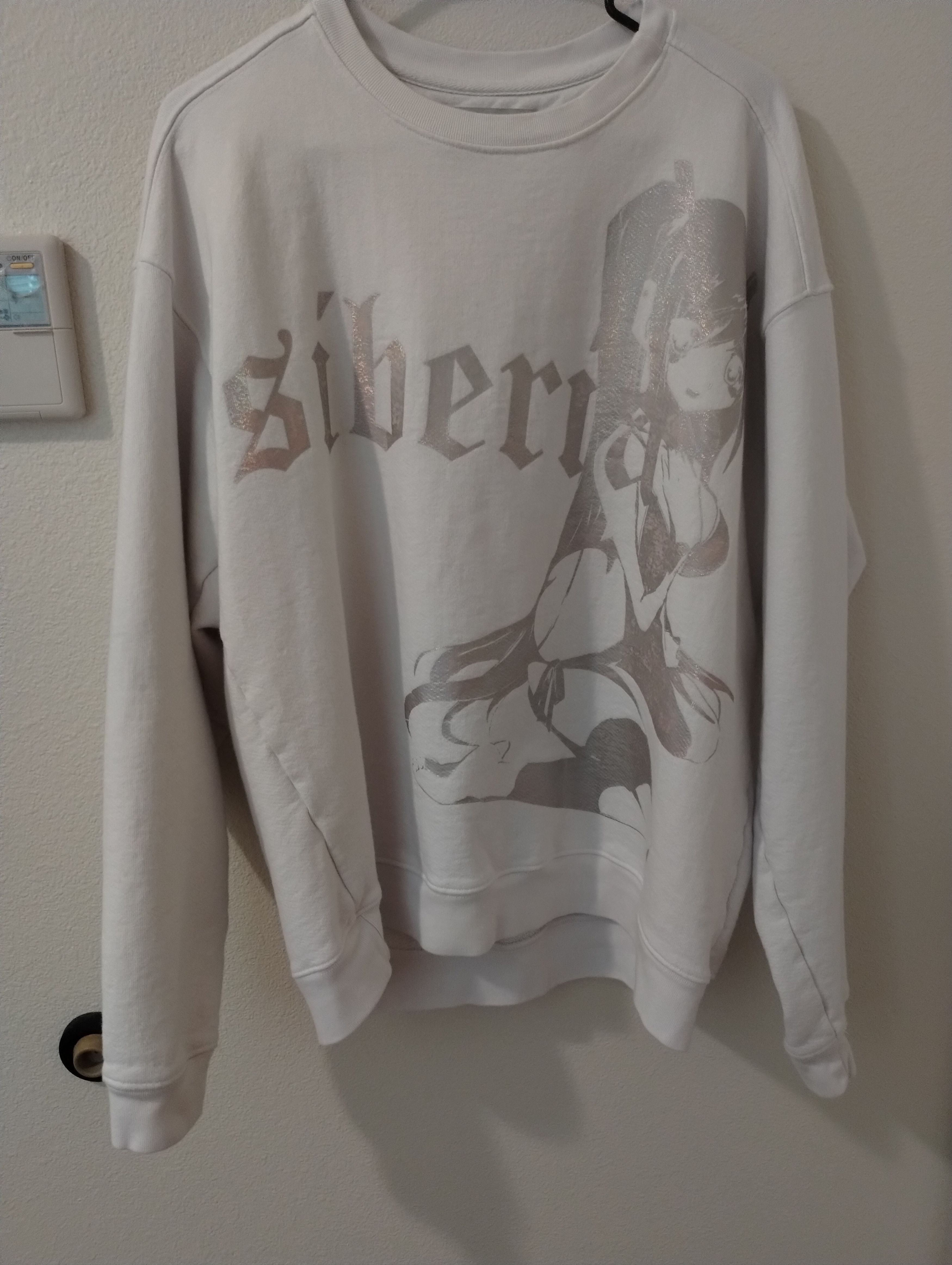 image of Siberia Hills Dark Queen in White, Men's (Size Small)