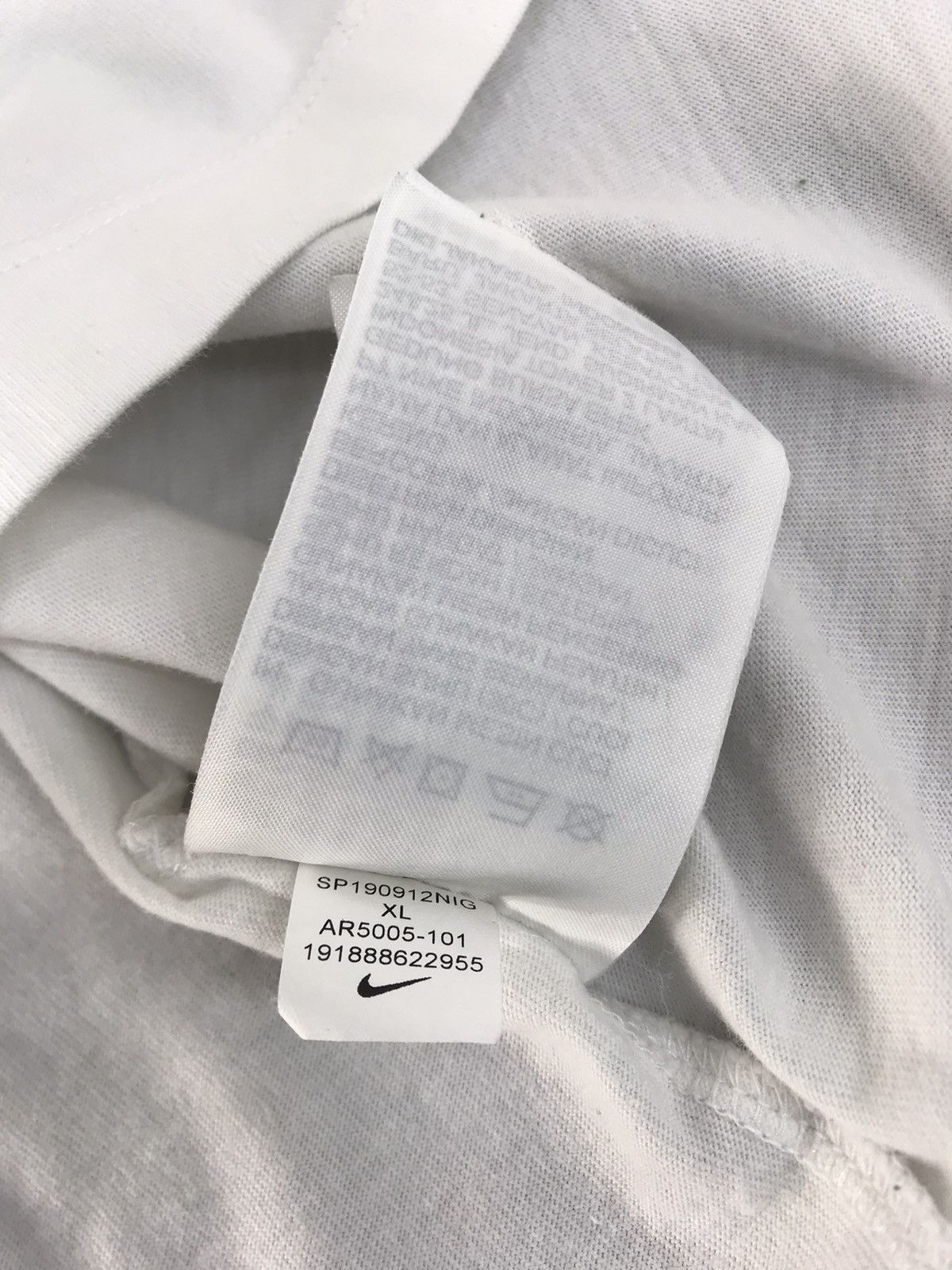 Nike Nike Swoosh Big Logo Printed Design Tee T-shirt Size US M / EU 48-50 / 2 - 9 Thumbnail