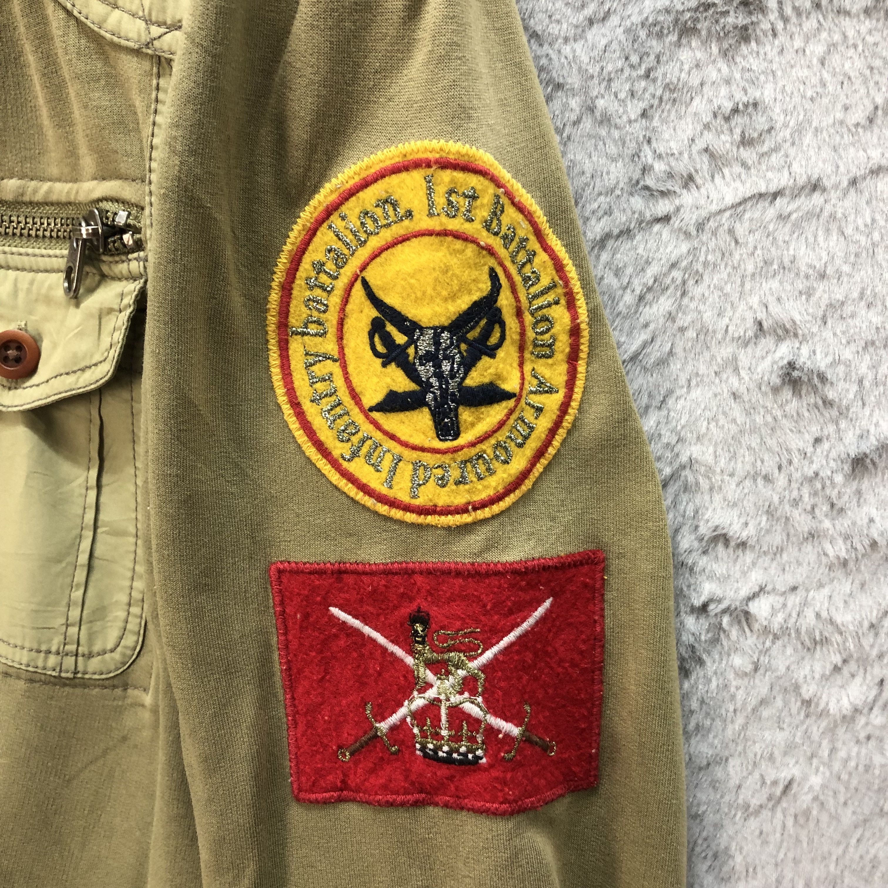 Other PWRR Queen's Division Military Style ButtonUp Shirt #6093-44 Size US S / EU 44-46 / 1 - 7 Thumbnail