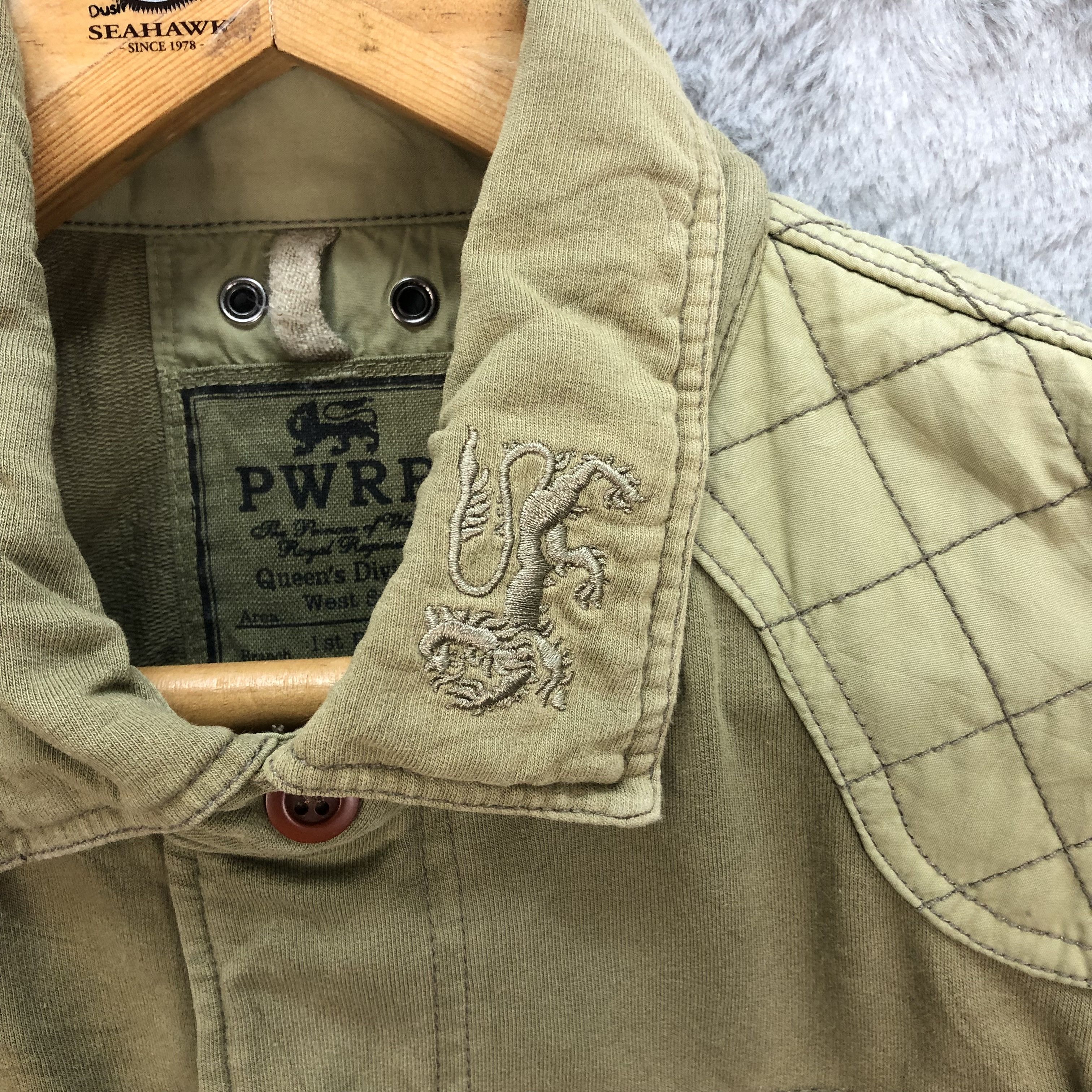 Other PWRR Queen's Division Military Style ButtonUp Shirt #6093-44 Size US S / EU 44-46 / 1 - 8 Thumbnail
