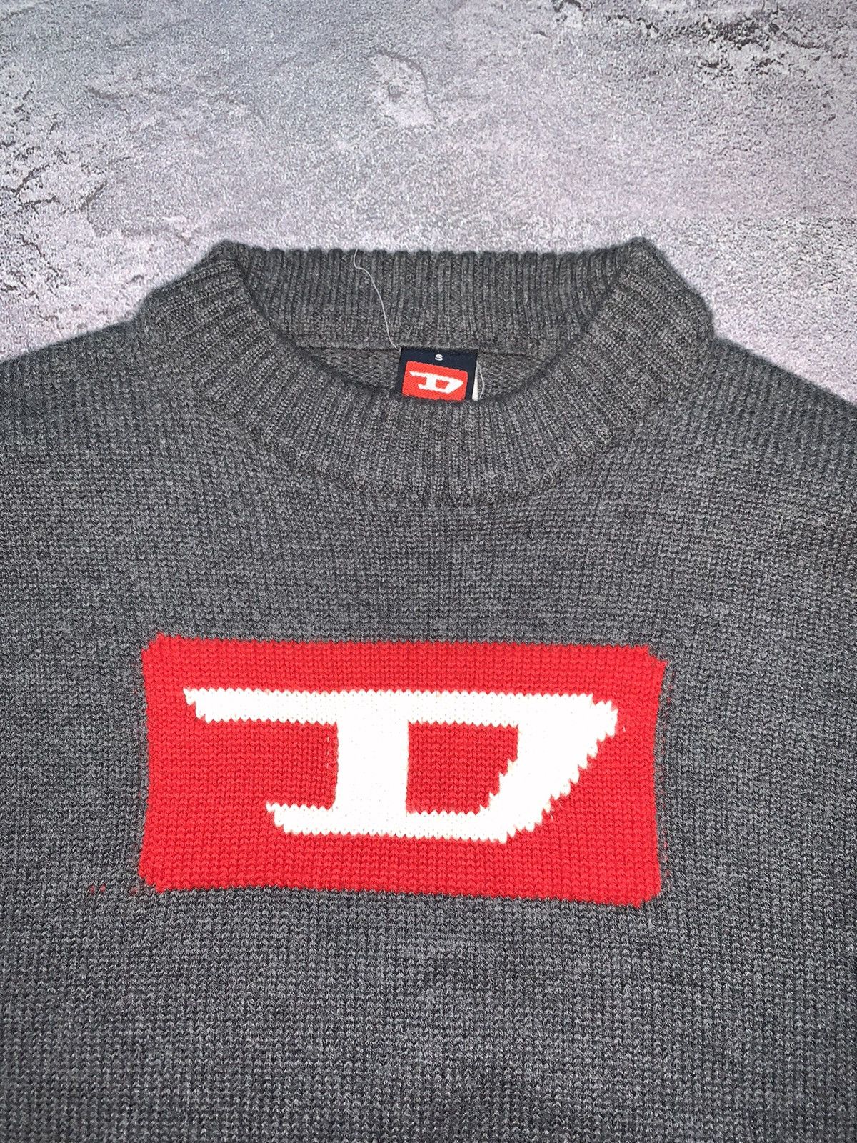 Diesel × Vintage Diesel S red big logo sweater centre sweatshirt knitwear y2k Size US S / EU 44-46 / 1 - 5 Thumbnail