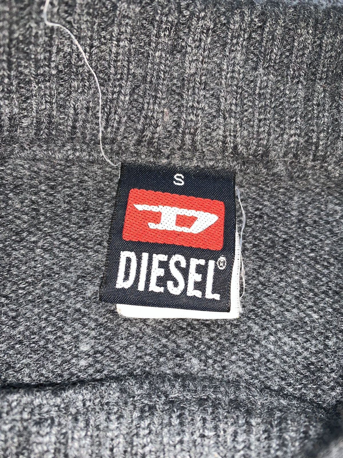 Diesel × Vintage Diesel S red big logo sweater centre sweatshirt knitwear y2k Size US S / EU 44-46 / 1 - 6 Thumbnail