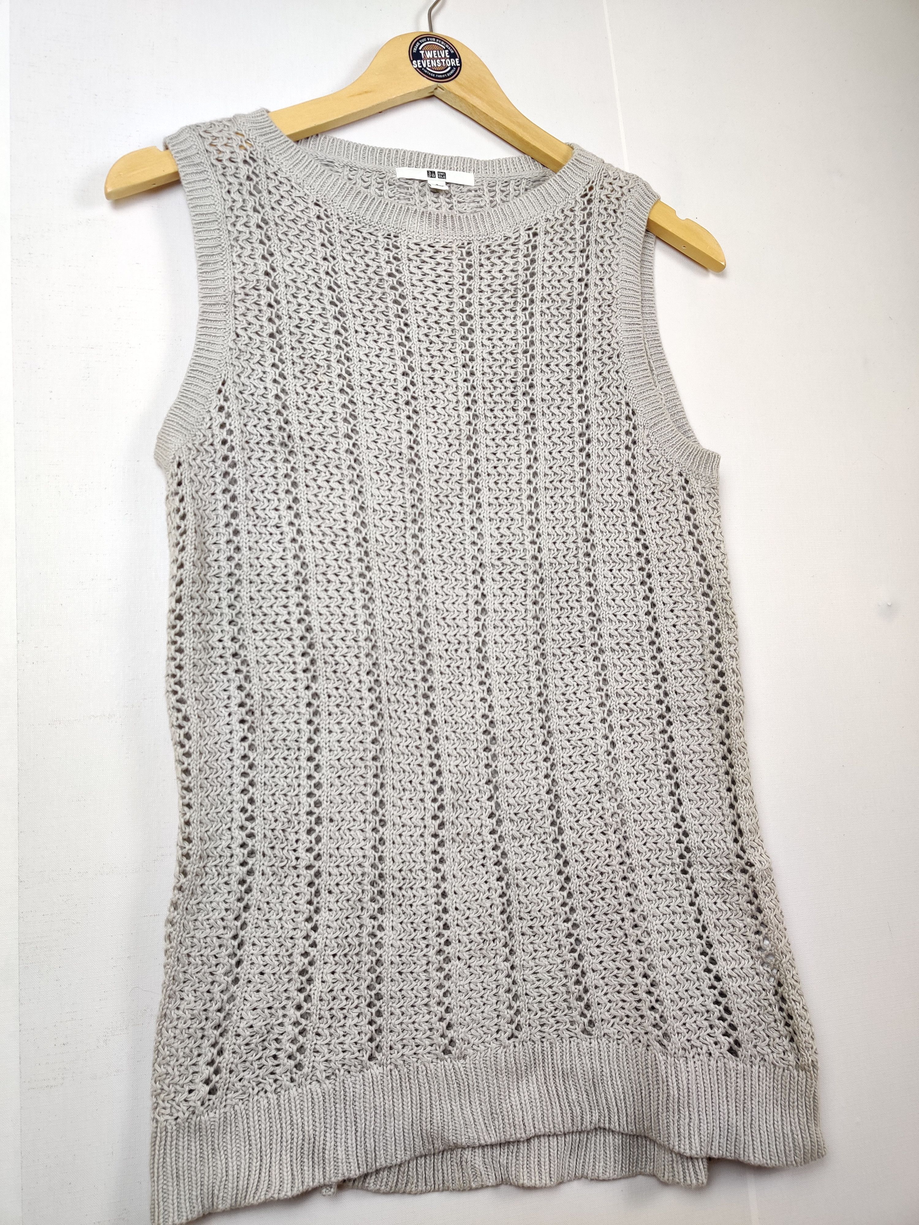 Uniqlo Vintage Uniqlo Knit Vest Size US S / EU 44-46 / 1 - 4 Thumbnail