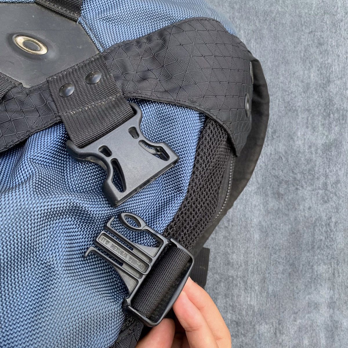 Oakley × Vintage Vintage Oakley Icon Backpack Size ONE SIZE - 8 Thumbnail