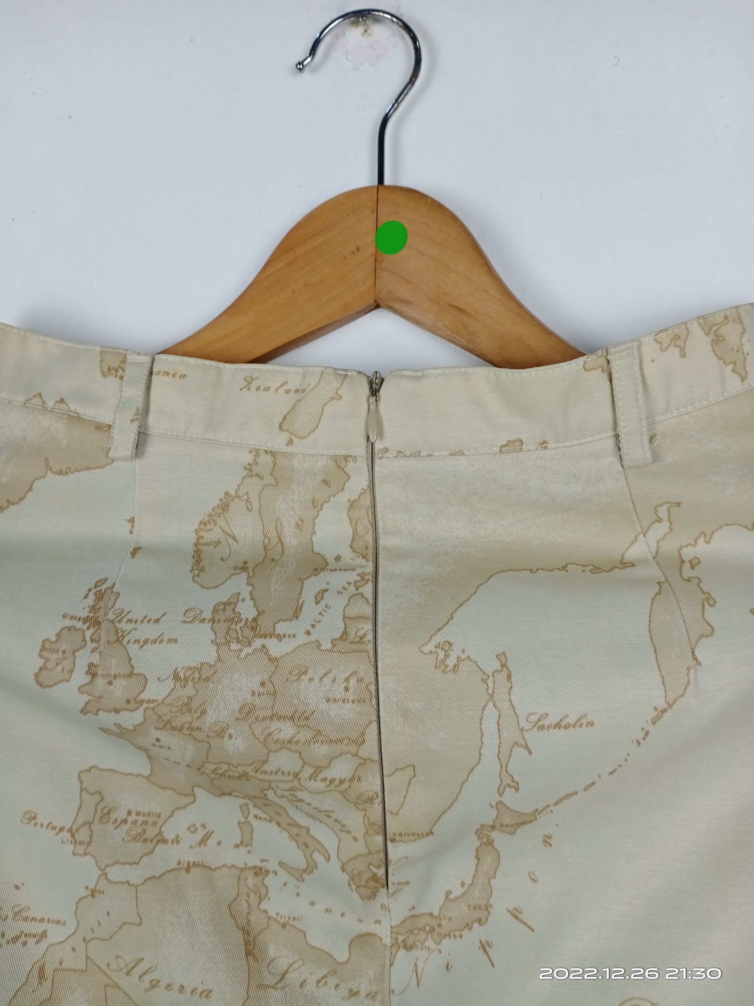Alviero Martini 💥RARE💥Vintage Alviero Martini Mini Skirt Nice Design Size 27" / US 4 / IT 40 - 3 Thumbnail