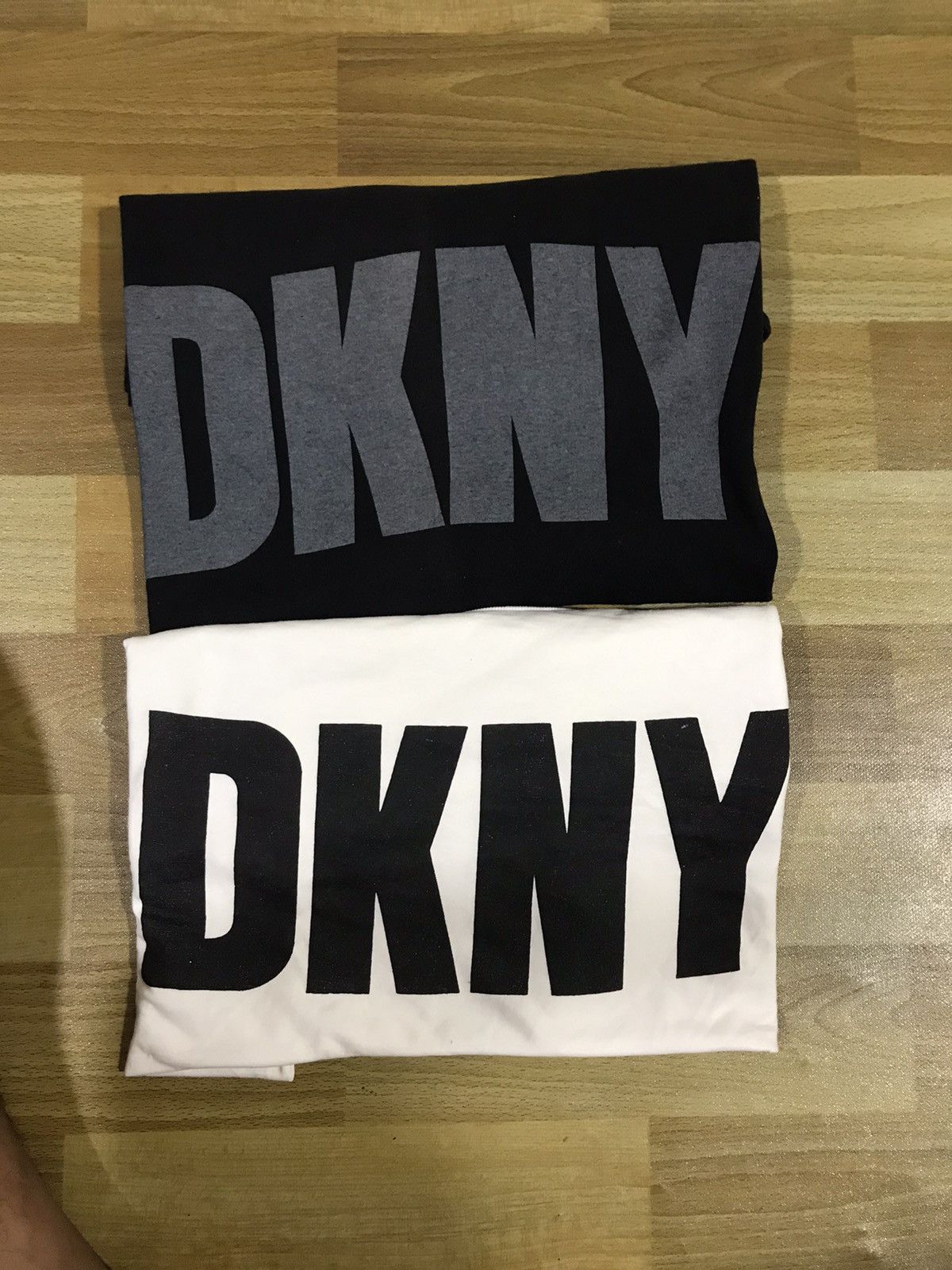 DKNY Combo 2 item one price VINTAGE DKNY NYC BIG LOGO T SHIRT Size US XL / EU 56 / 4 - 1 Thumbnail