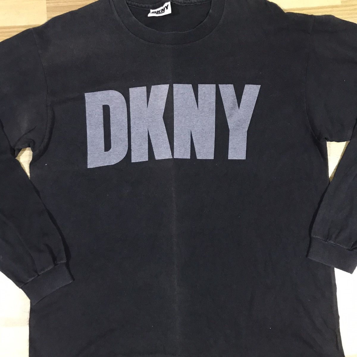 DKNY Combo 2 item one price VINTAGE DKNY NYC BIG LOGO T SHIRT Size US XL / EU 56 / 4 - 4 Thumbnail