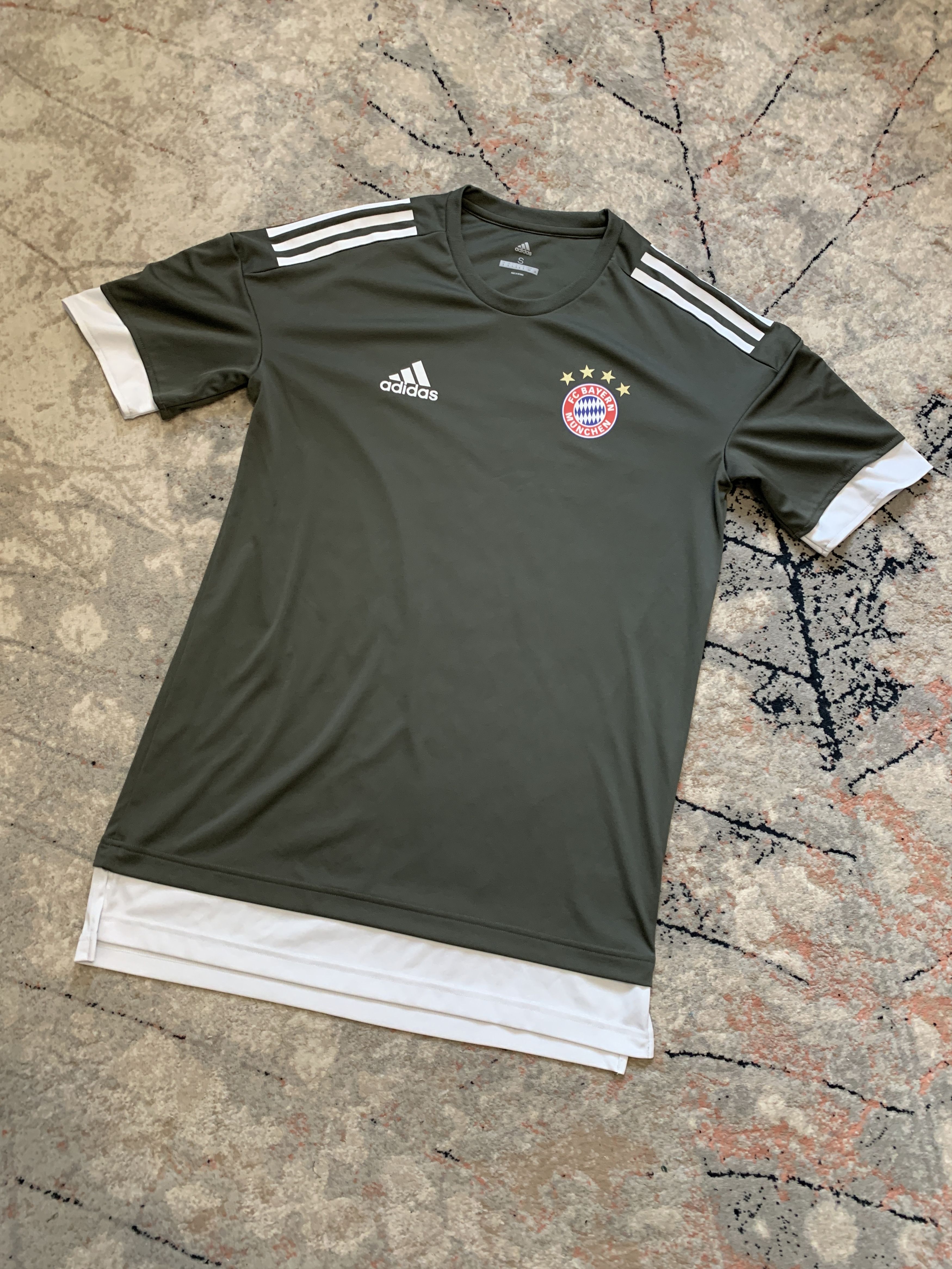 Adidas Adidas FC Bayern Munchen Champion League Jersey Size US S / EU 44-46 / 1 - 1 Thumbnail