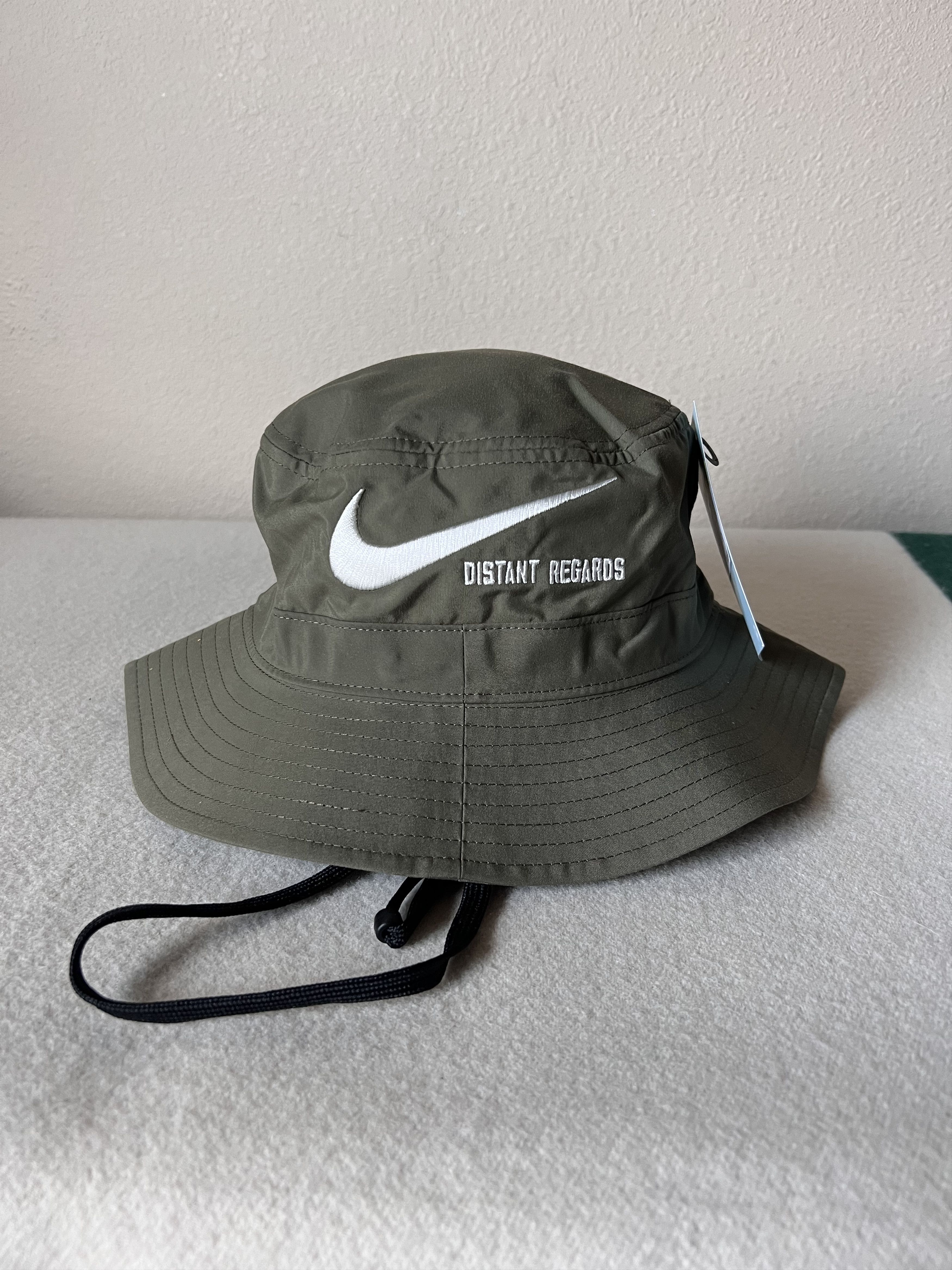 大流行中！ NIKE X CACTUS NOCTA Nike SOUVENIR Hat CACTUS x T-Shirt