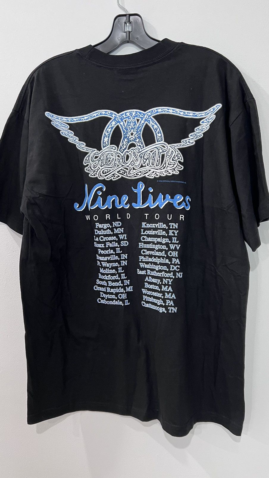 Aerosmith 1997 Aerosmith Nine Lives World Tour Size Large Giant Tag Size US L / EU 52-54 / 3 - 5 Thumbnail