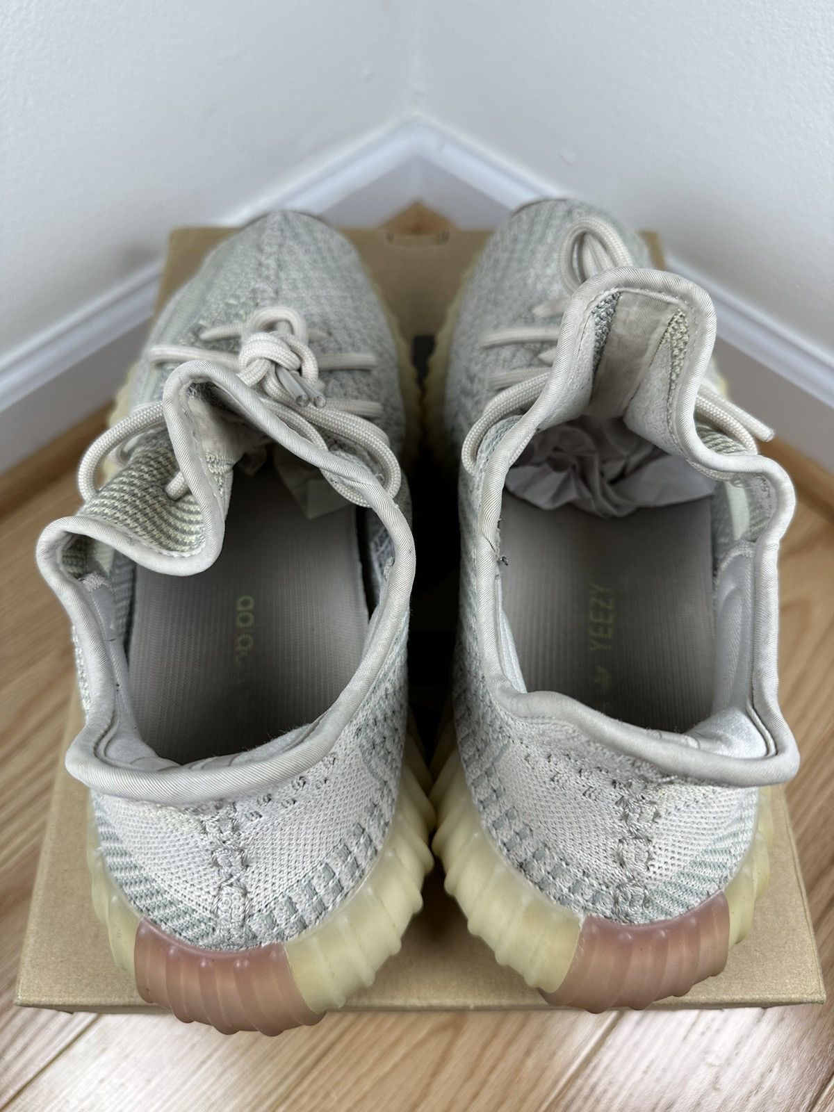 Adidas × Kanye West Adidas Yeezy Boost 350 V2 Citrin Non Reflective Size US 9.5 / EU 42-43 - 3 Thumbnail