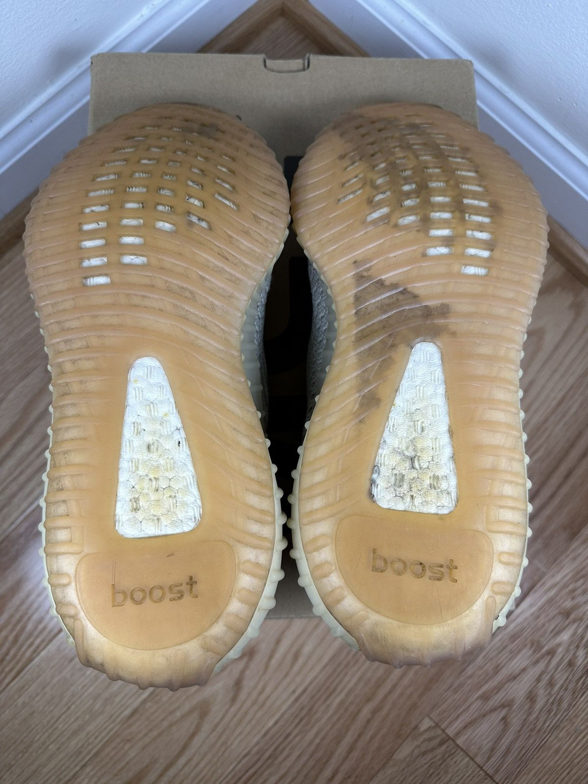 Adidas × Kanye West Adidas Yeezy Boost 350 V2 Citrin Non Reflective Size US 9.5 / EU 42-43 - 6 Thumbnail