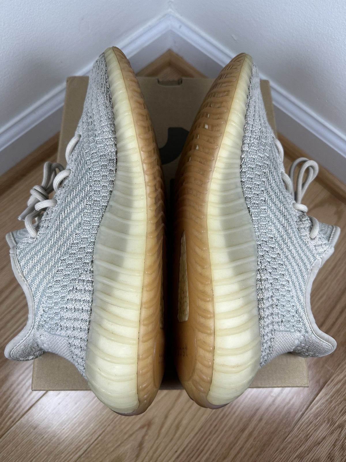Adidas × Kanye West Adidas Yeezy Boost 350 V2 Citrin Non Reflective Size US 9.5 / EU 42-43 - 4 Thumbnail